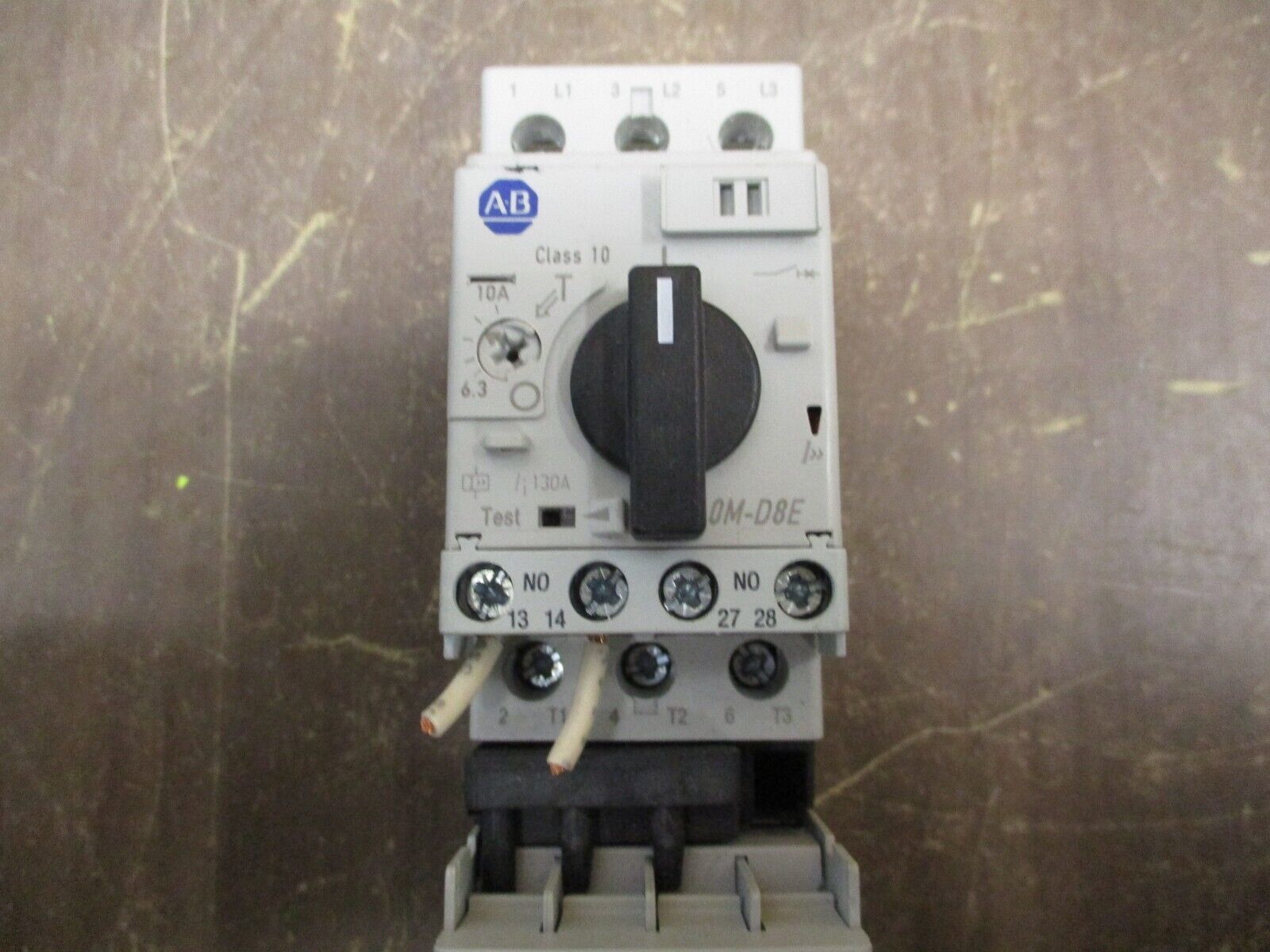 Allen-Bradley Starter 100-C12*10 / 140M-D8E-C10 120V Coil Trip: 6.3-10A Used