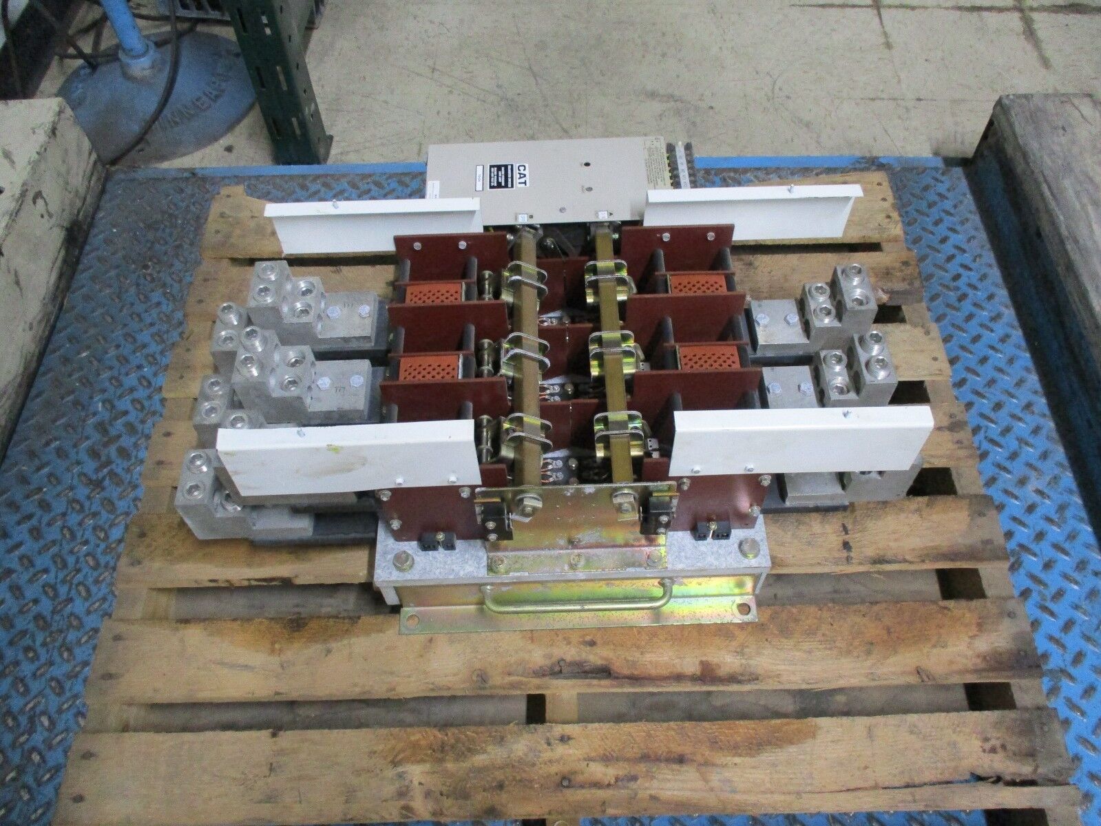 CAT Transfer Switch 72124 1200A 480/600V For Parts/Not Working