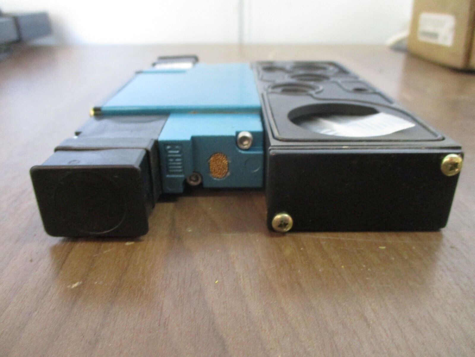 MAC Solenoid Valve 92B-BBA-BJG-DM-DJAJ-1JM New Surplus