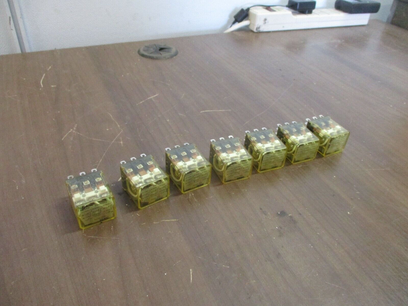 Idec Relay RH3B-UL 24V *Lot of 7* Used