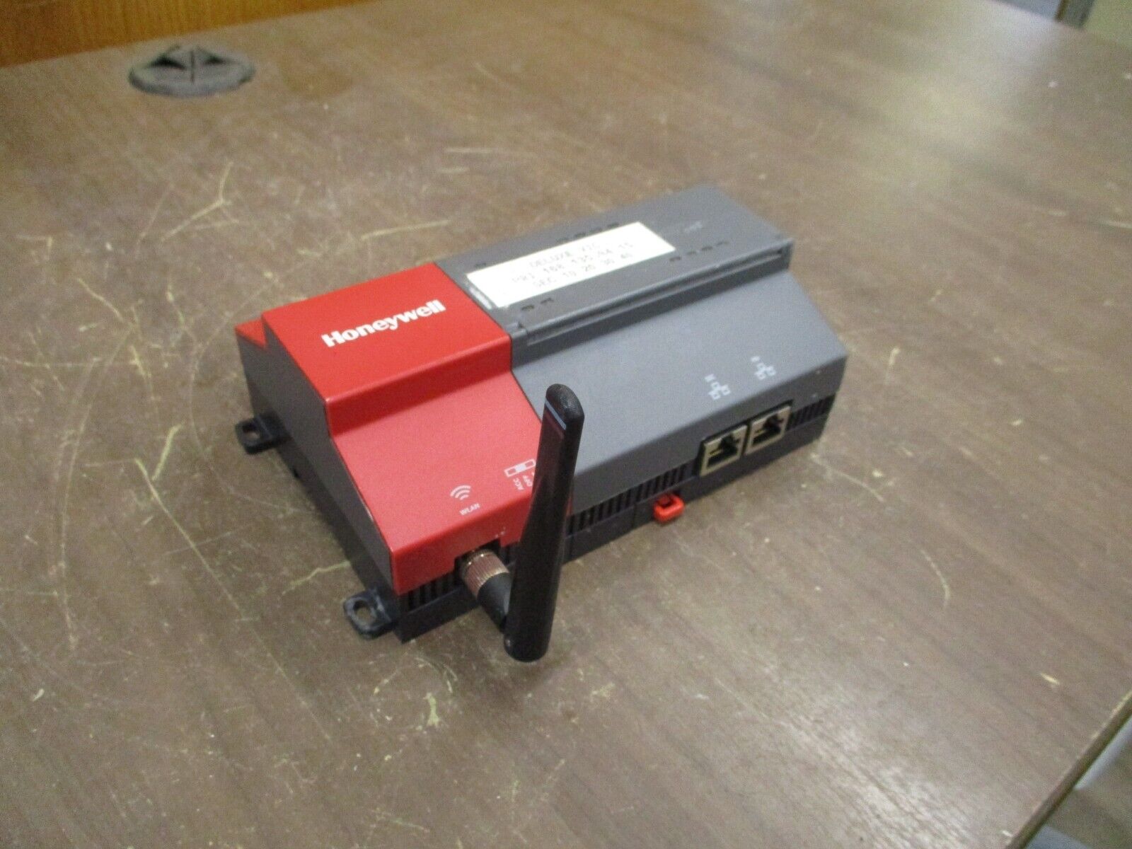 Honeywell Controller 12977 OS#: 32300323-001 *Damaged Mounting Foot* Used