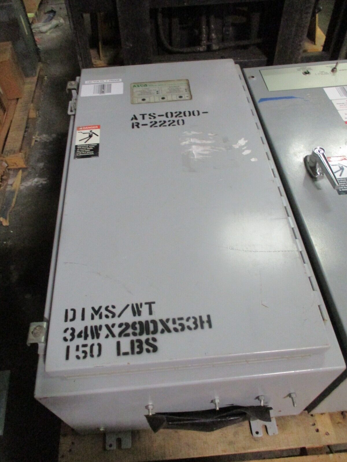 Asco Series 300 Automatic Transfer Switch A300220061XC 200A 240V 3R/12 Enc. Used