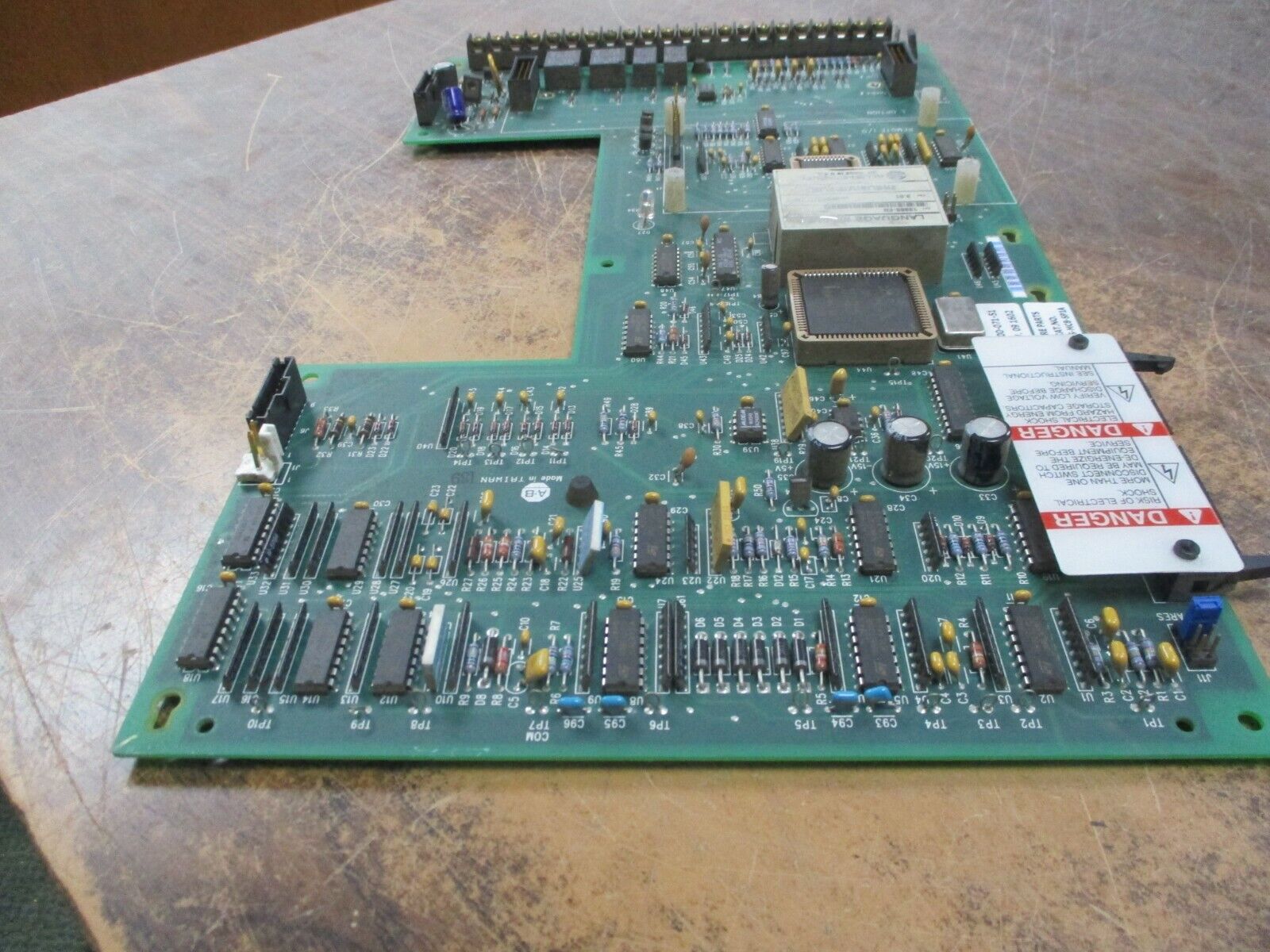 Allen-Bradley Drive Control Board 74100-071-51 Rev. 09 w/ Eng. Language Module