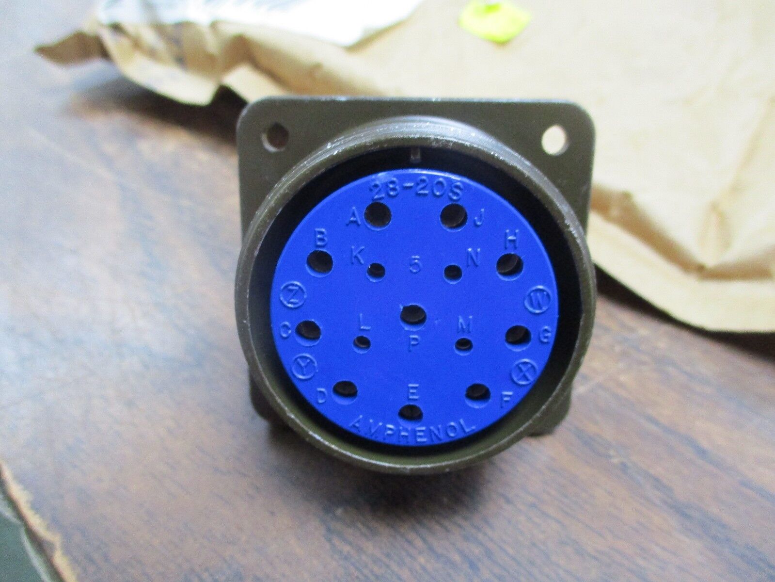 Amphenol 97 Series Cicular Connector 97-3102A-28-20S New Surplus