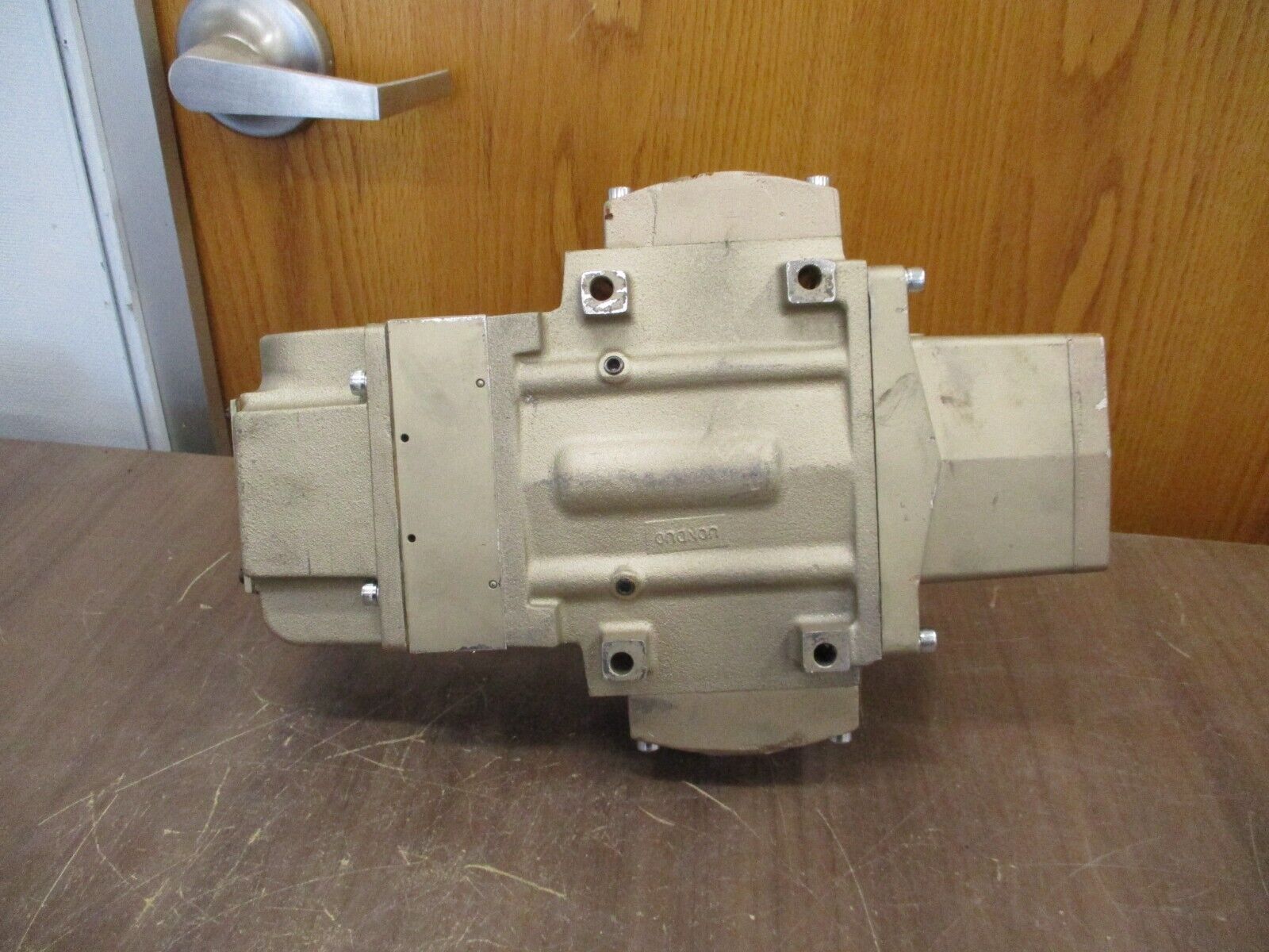 Ross Solenoid Valve 3573A5949 Minster Coil: 250-0241 Used