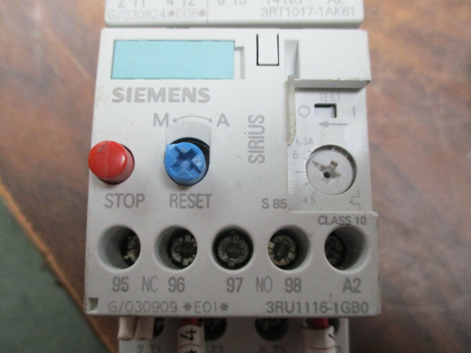 Siemens Sirius Starter 3RT1017-1AK61/3RU1116-1GB0 120V Coil 20A 600V Used