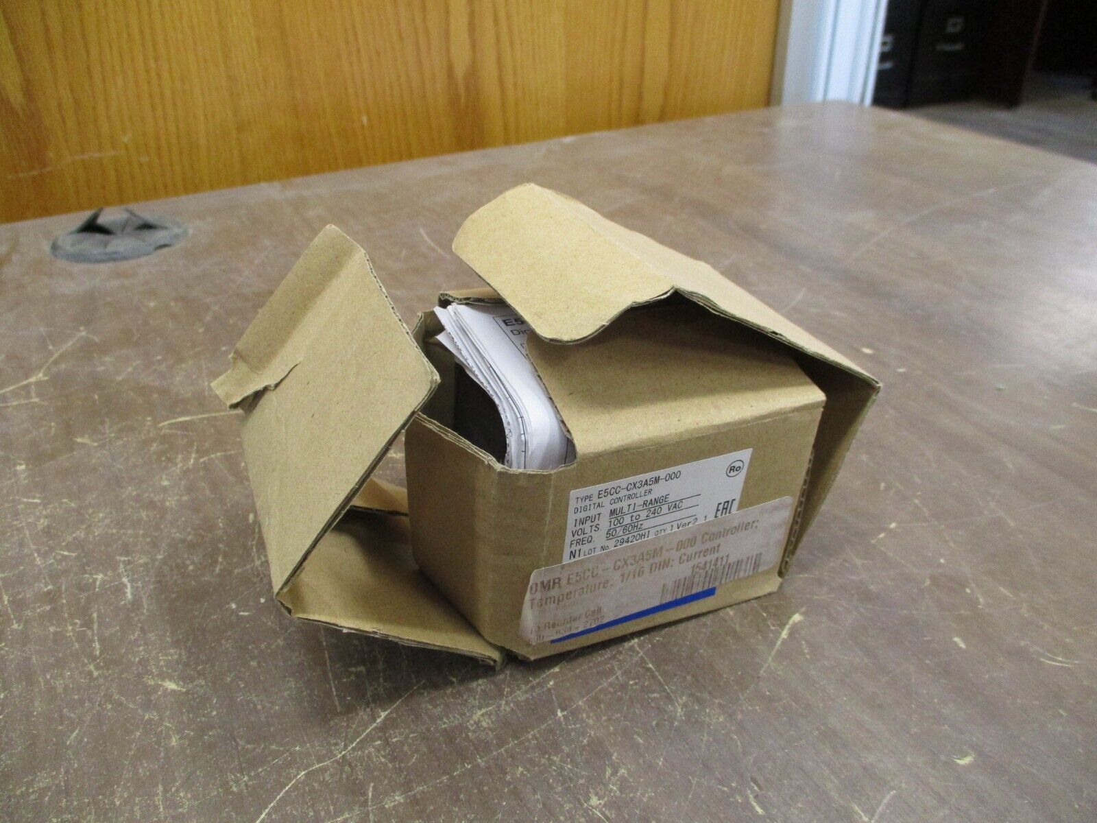 Omron Digital Controller E5CC-CX3A5M-000 100-240VAC 50/60Hz New Surplus