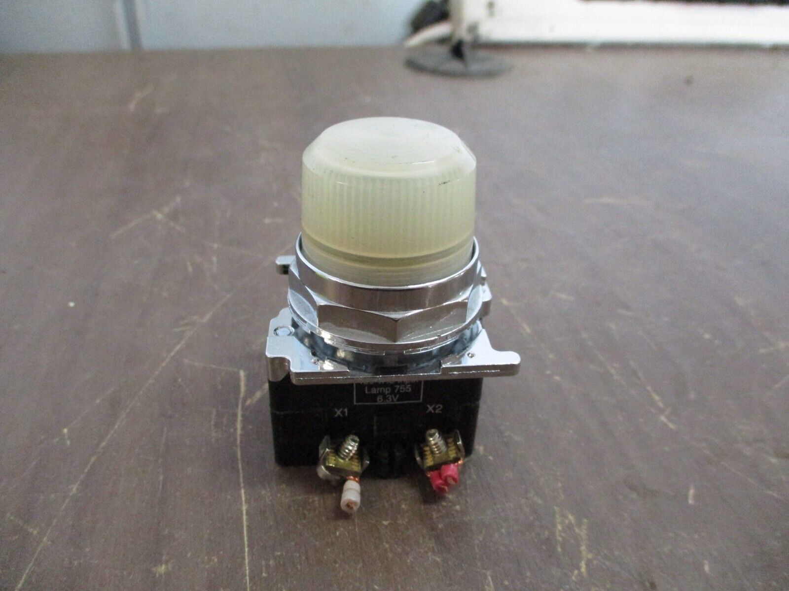 Cutler-Hammer Indicator Light 10250T/ 31000T White Used