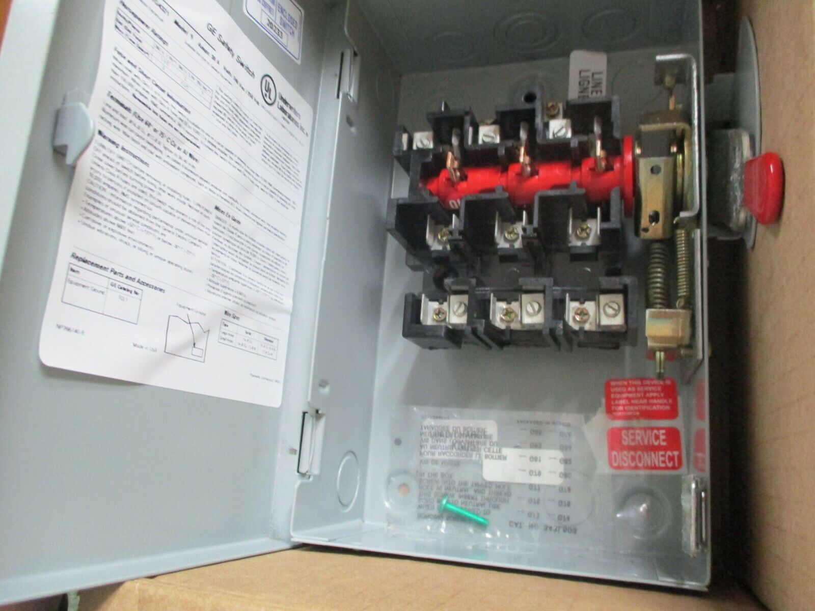 GE Fusible Safety Switch / Disconnect TG4321 30A 240V 3P 4W New Surplus