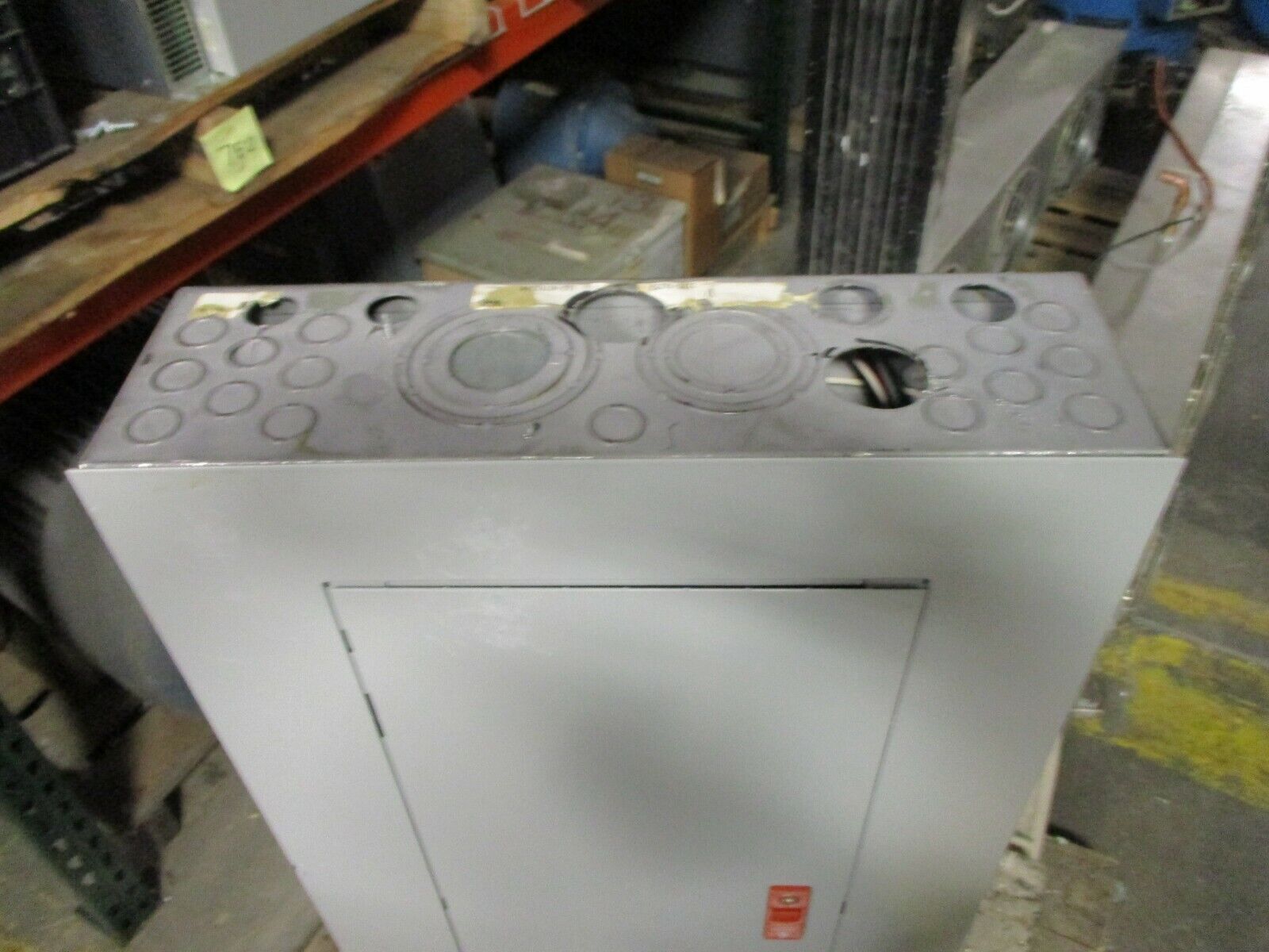 GE Main Breaker Circuit Breaker Panel 100A Max 3Ph 4W Used