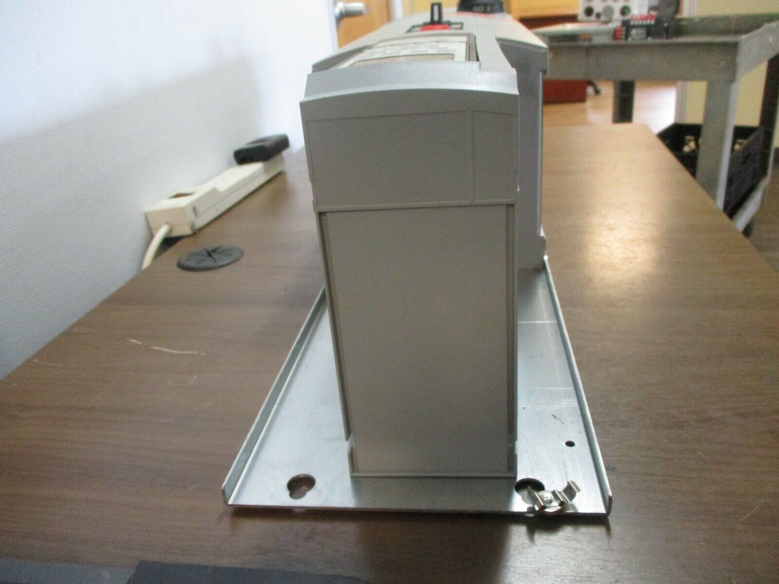 Trane TR200 AC Drive w/ Bypass 131L1000 2HP 3Ph w/ Keypad Used