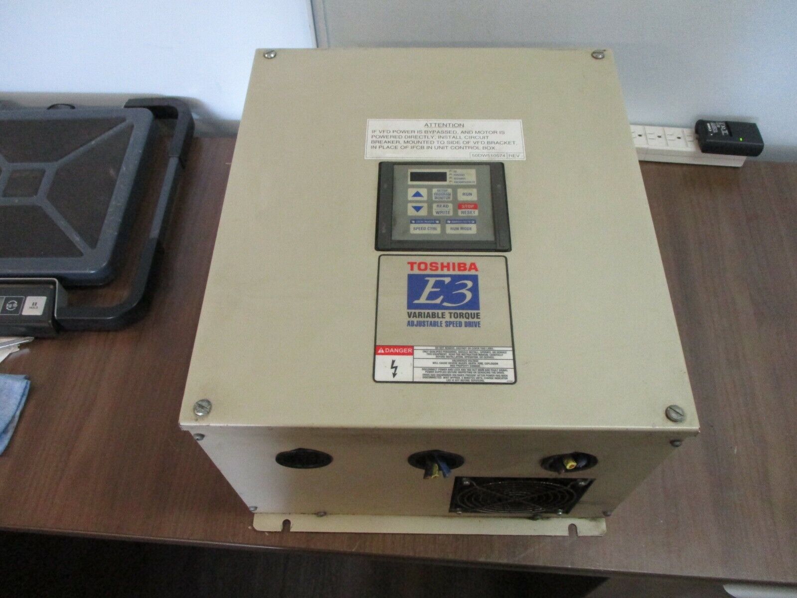 Toshiba E3 AC Drive HK30AA051 30HP 3Ph Used