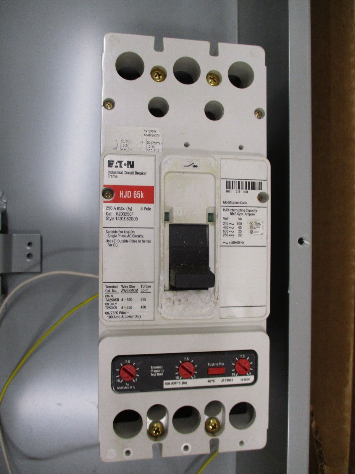 Eaton Enclosed Circuit Breaker HJD3250F 150A Trip 3P 600V FJDN250 Enclosure