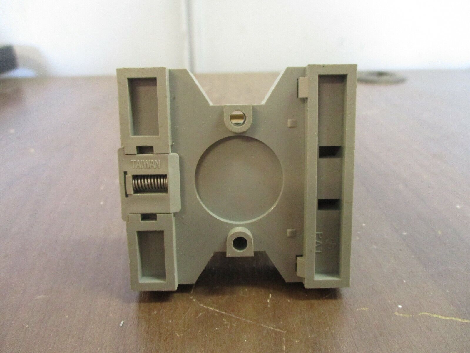 Deltrol Controls Relay 105A 10A 3PDT 120V Coil w/ Base *Lot of 2* Used