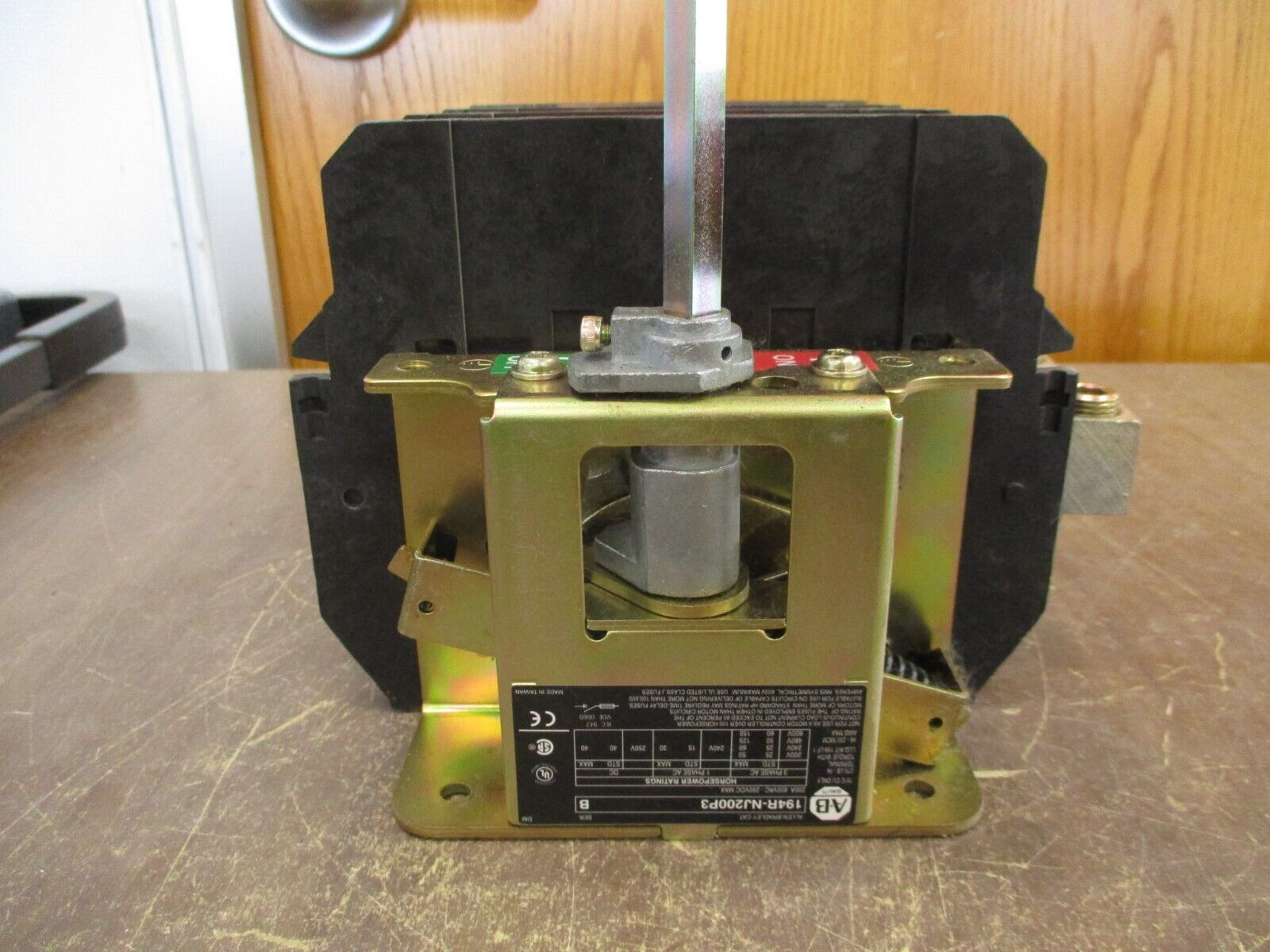 Allen-Bradley Fusible Disconnect Switch 194R-NJ200P3 Ser. B 200A 600V 3P Used