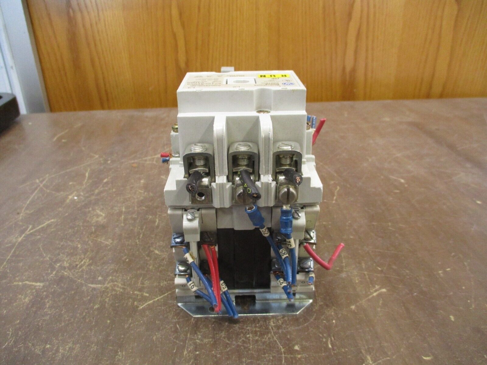 Westinghouse Starter A200M2CAC 45A 120V Coil *Chipped Corner* Used