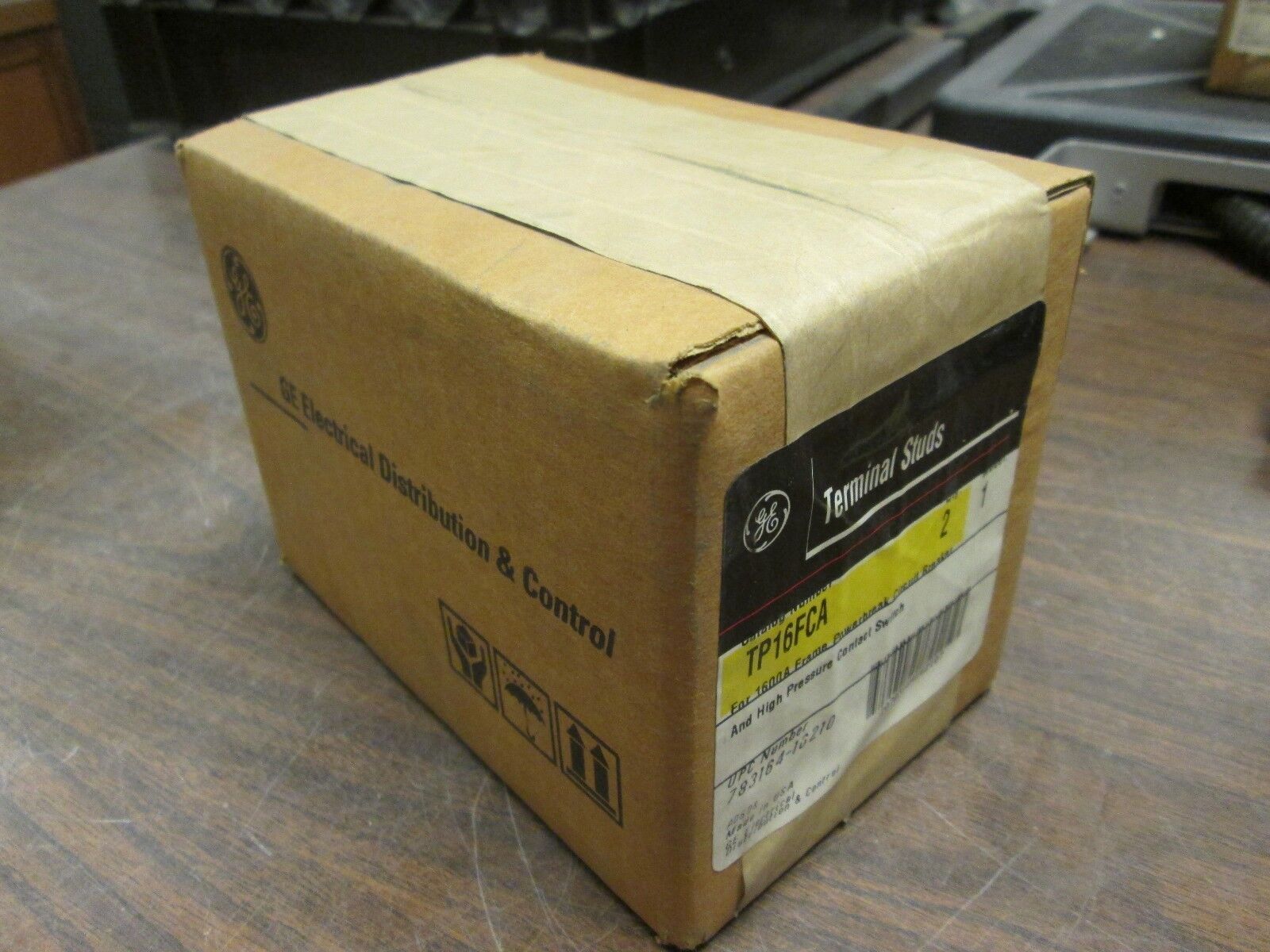 GE Terminal Studs TP16FCA For 1600A Frame Breaker *Box of 2* New Surlpus