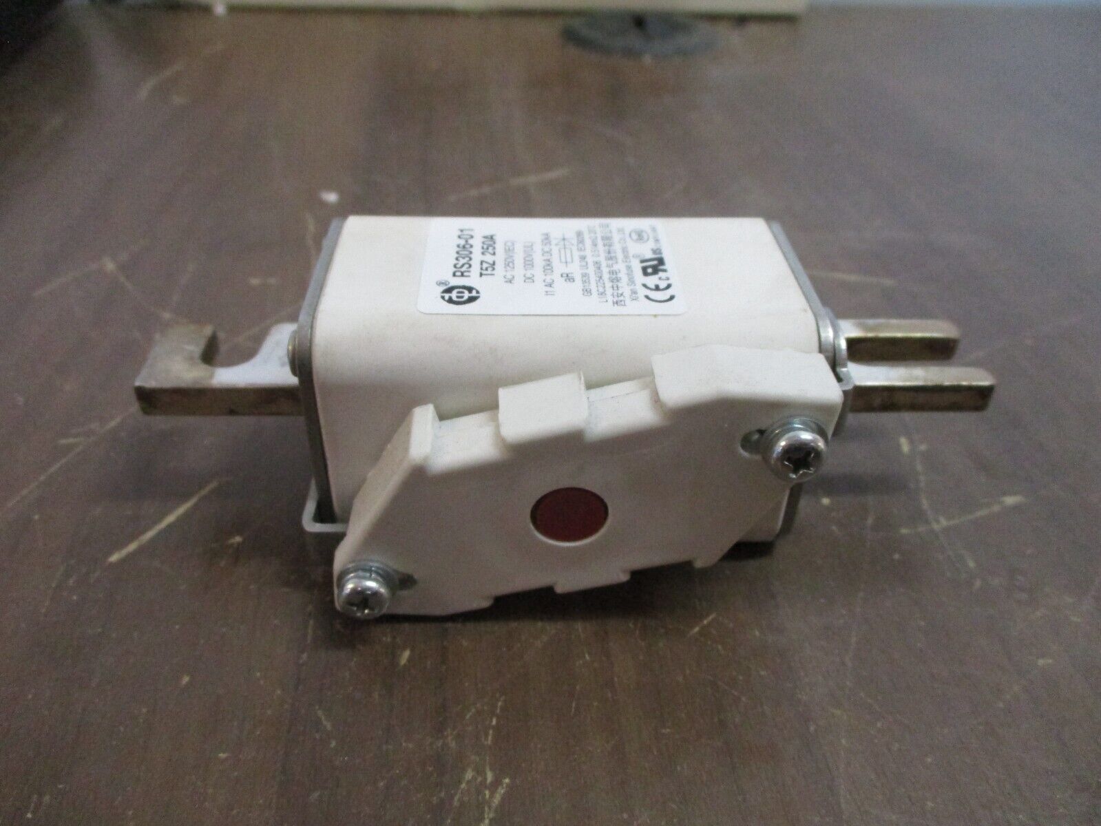 Xi'an Sinofuse Fuse RS306-01 250A 1250VAC 1000VDC Used