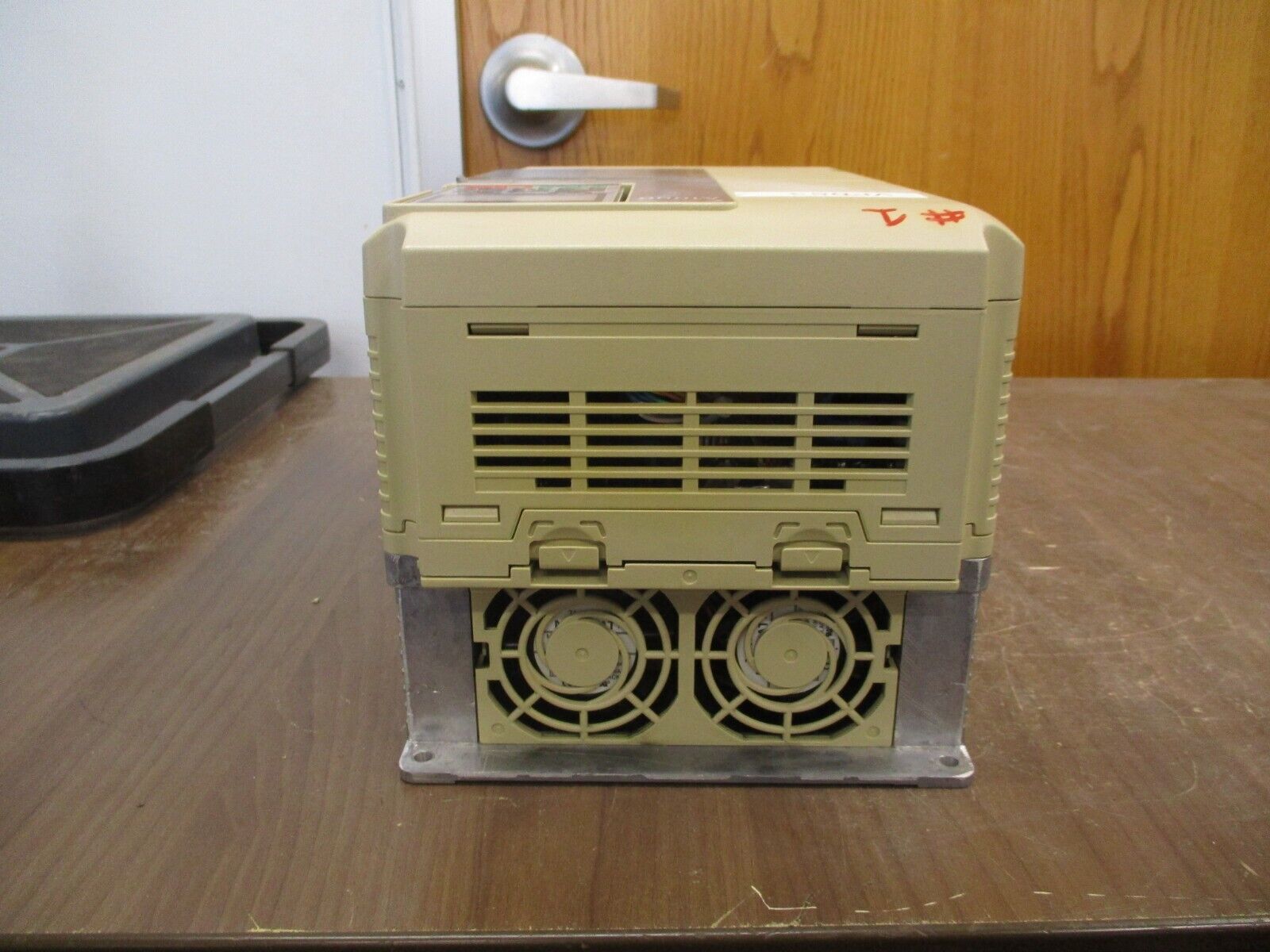 Yaskawa A1000 AC Drive CIMR-AU4A0031FAA Rev. D 20HP 3Ph w/ Keypad Used