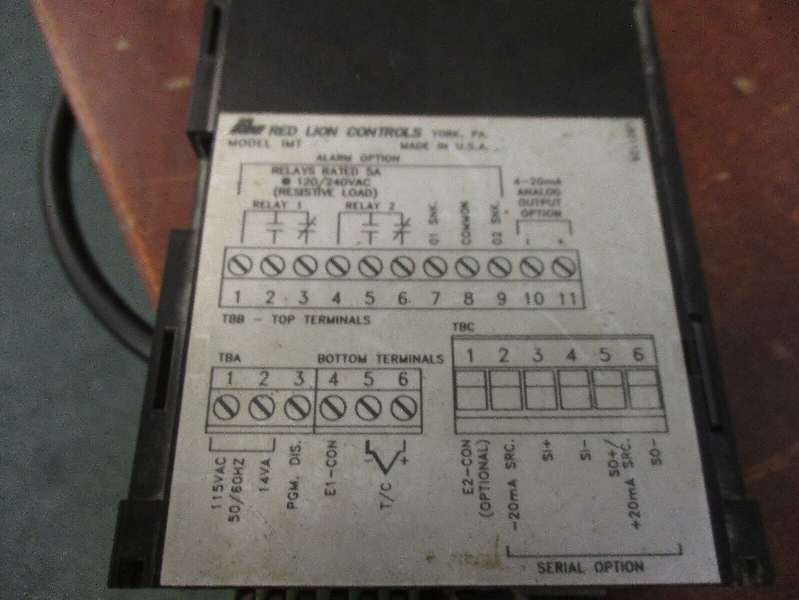 Red Lion Controls Panel Meter IMT02003 115VAC 50/60Hz 14VA Used