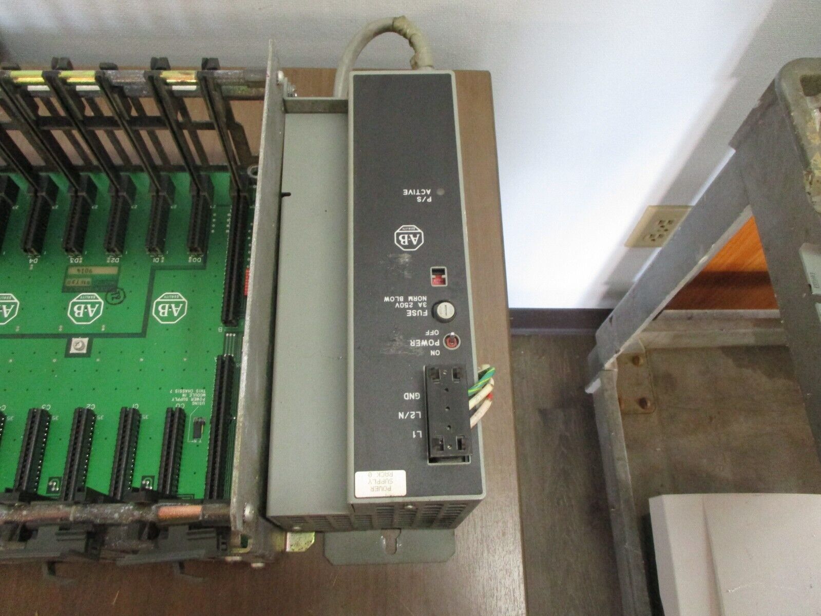 Allen-Bradley I/O Chassis w/ Power Supply 1771-A4B / 17771-P7 16-Slot Used