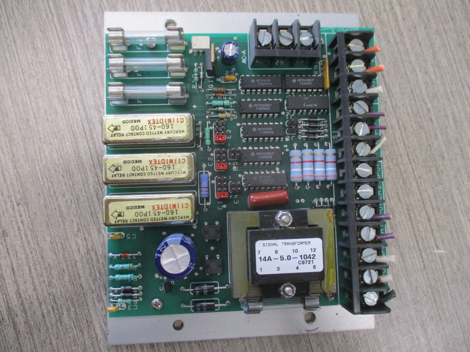 Aptech Universal Isolation Relay UIR-3 1.7VA 120/240/277V 10PPS Used