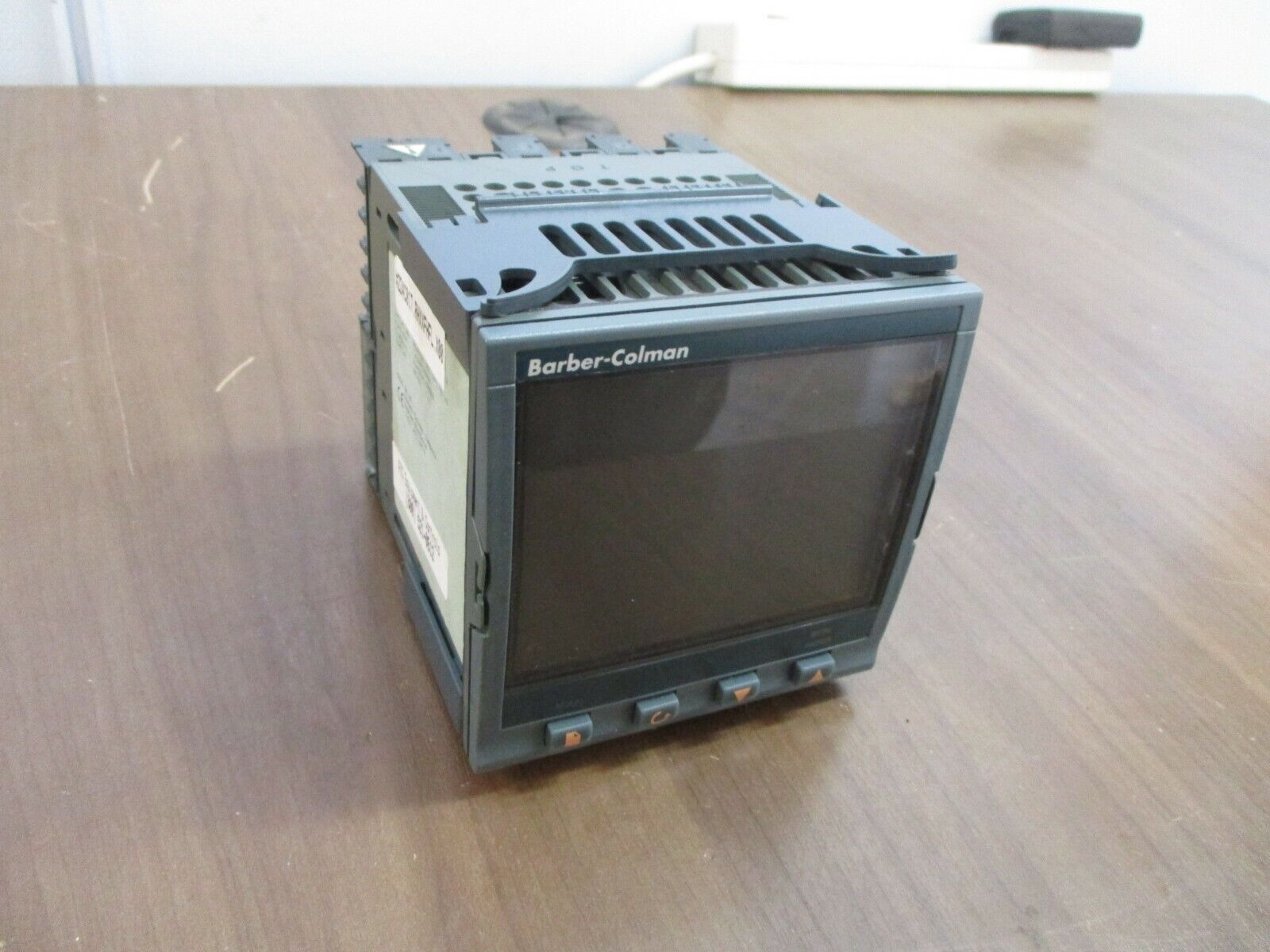 Barber-Colman Digital Temperature Controller 224C017.RHXXFHFL.X00 Used