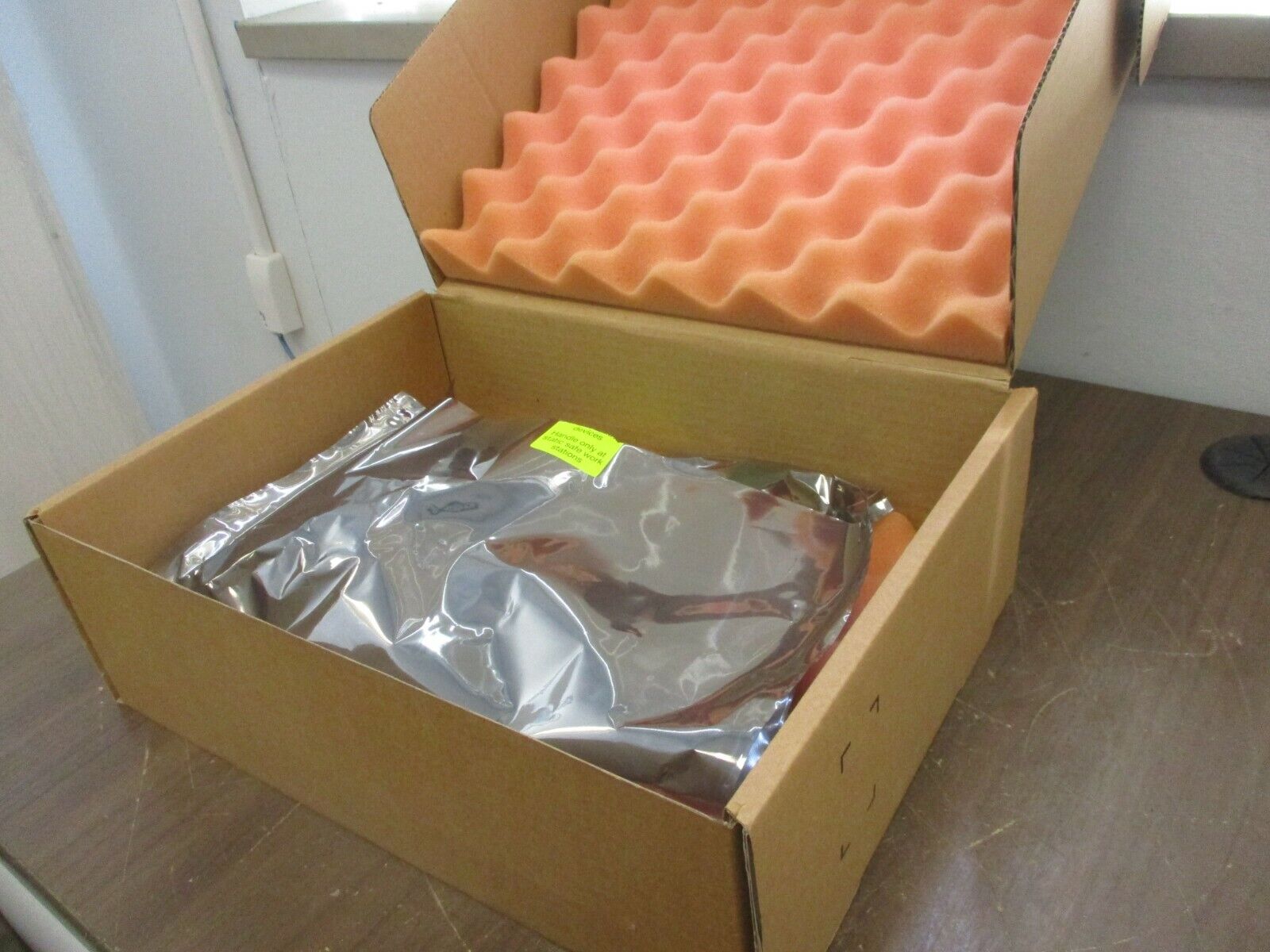 MGE BAIZ.US Control Board 6739902 Rev. B2 New Surplus