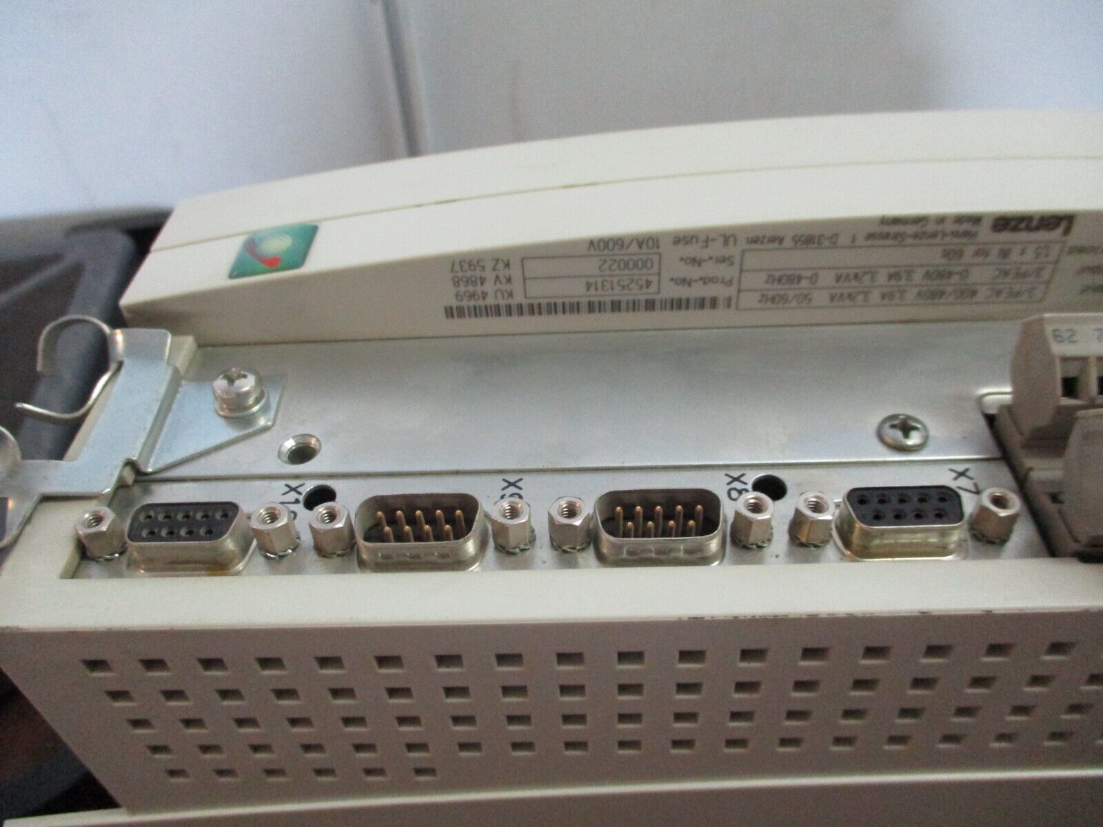 Lenze Servo Controller EVS9323-ES Input: 3Ph 400/480V 3.9A 3.2kVA 50/60Hz Used