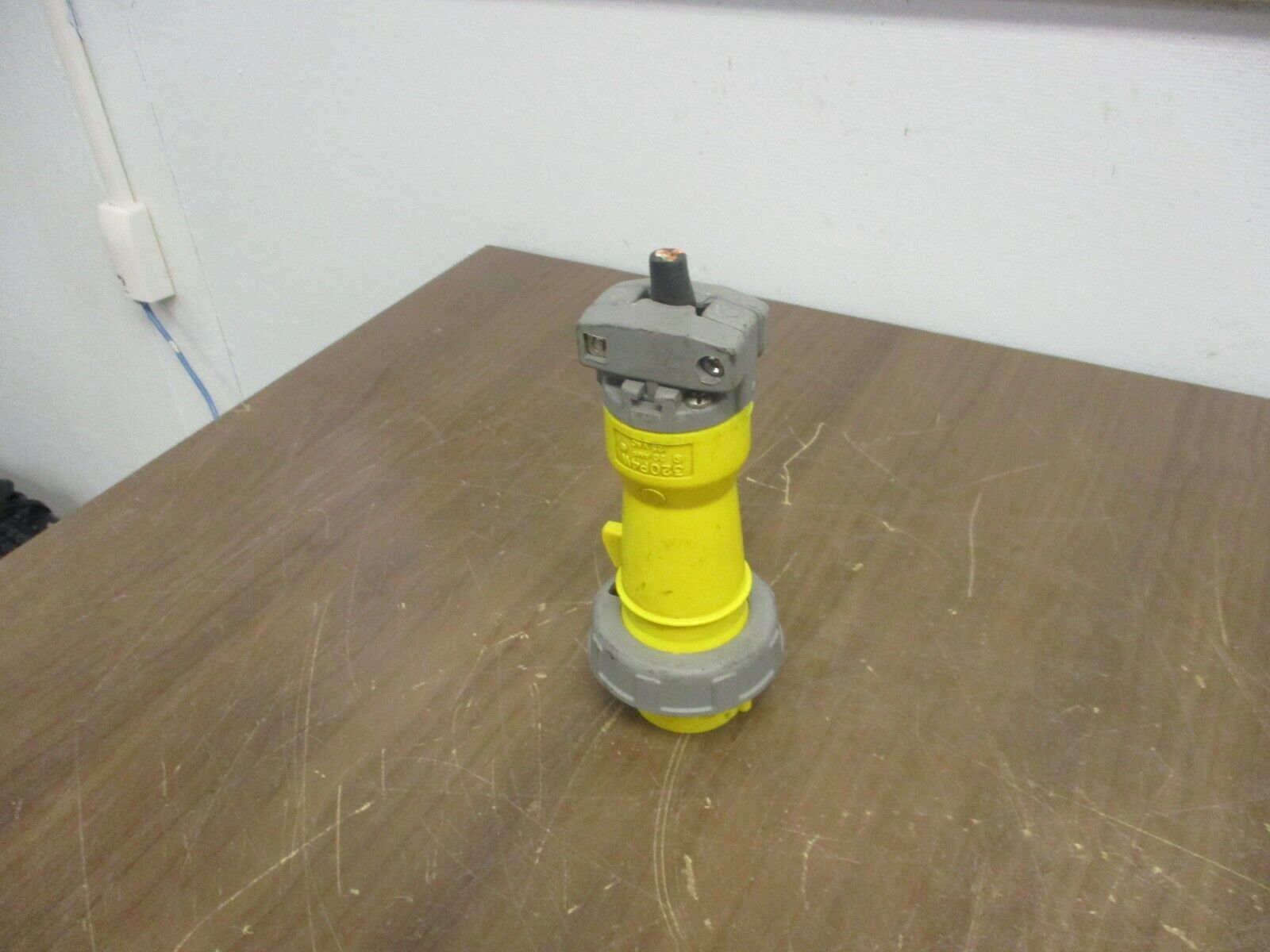 Hubbell Plug 320P4W 20A 125V Used