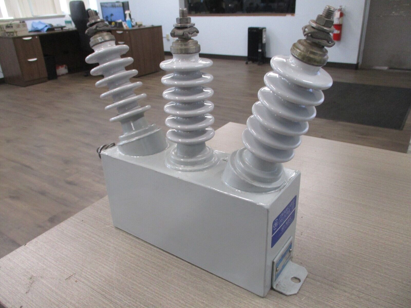 GE Capacitor 18L15UJ 1.5VF 4160/2400 VAC 50/60HZ 3P 110KV BIL Used