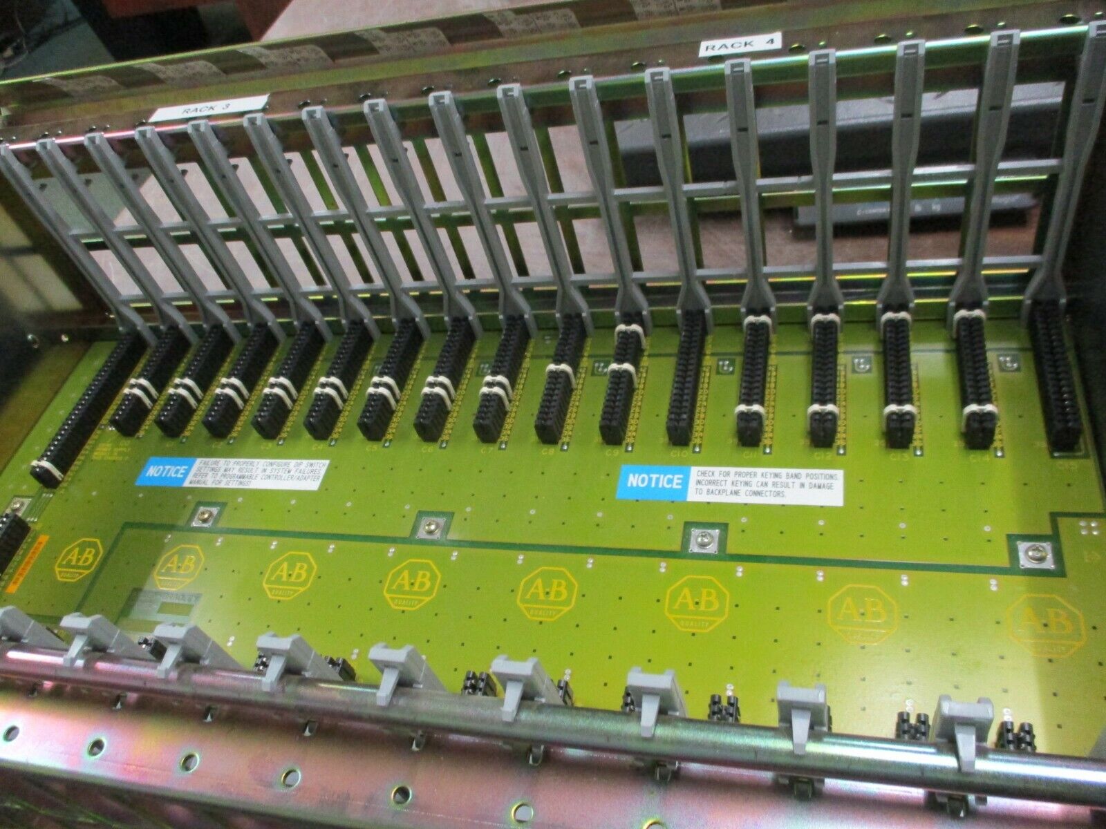 Allen-Bradley 16-Slot I/O Chassis 1771-A4B Ser. B Used