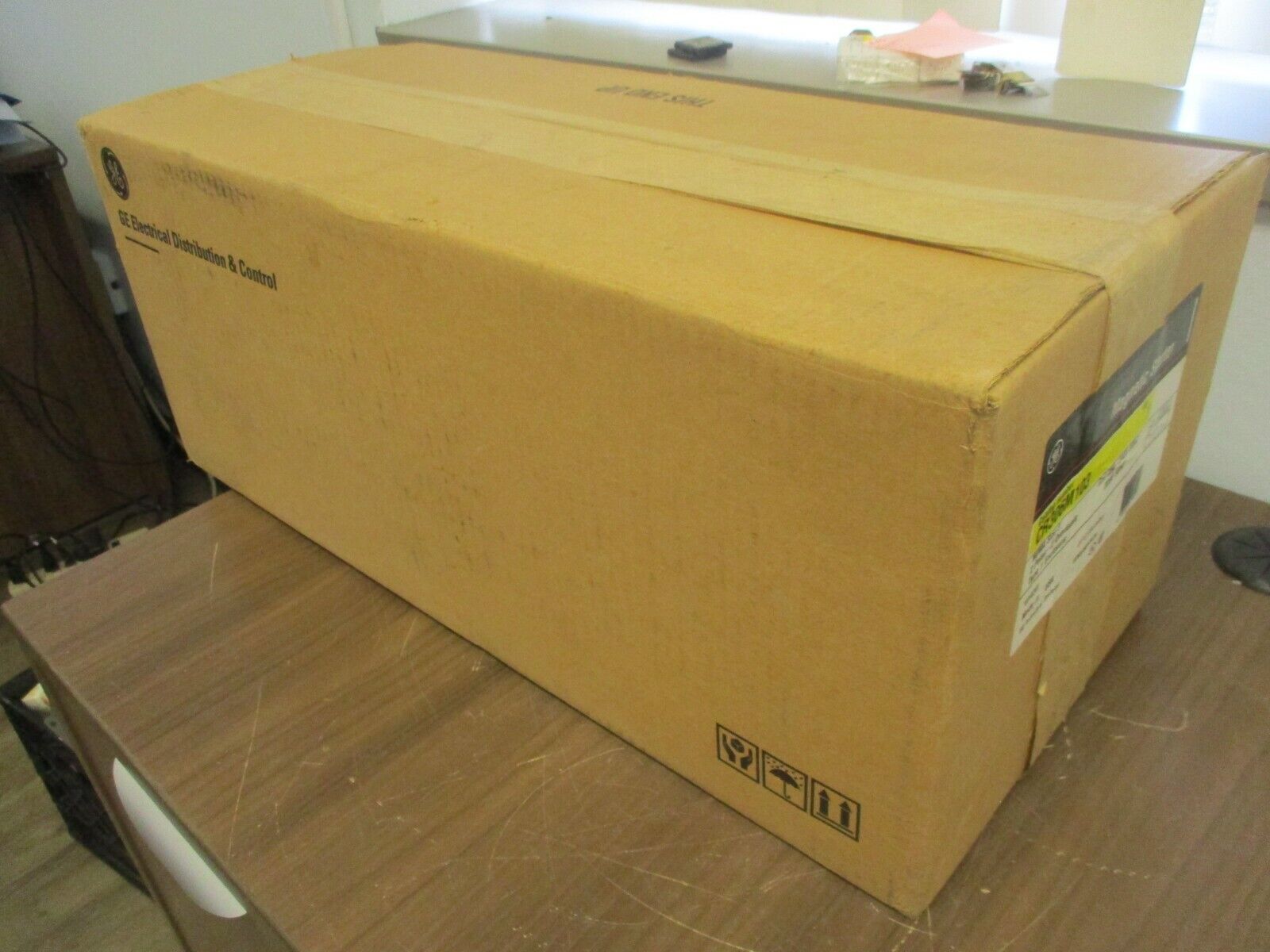 GE Size 3 Enclosed Starter CR306M103 230-240V Coil Type 1 Enclosure New Surplus