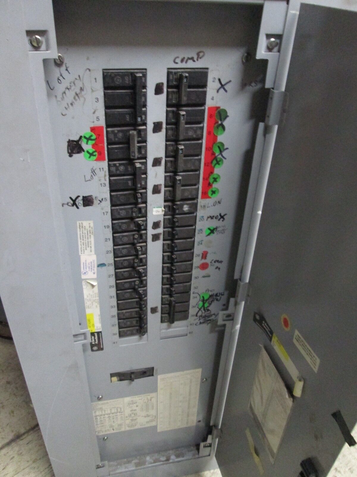 GE Main Circuit Breaker Panel AQF3422ABX AXB4 150A Main Breaker 225A 208Y/120V