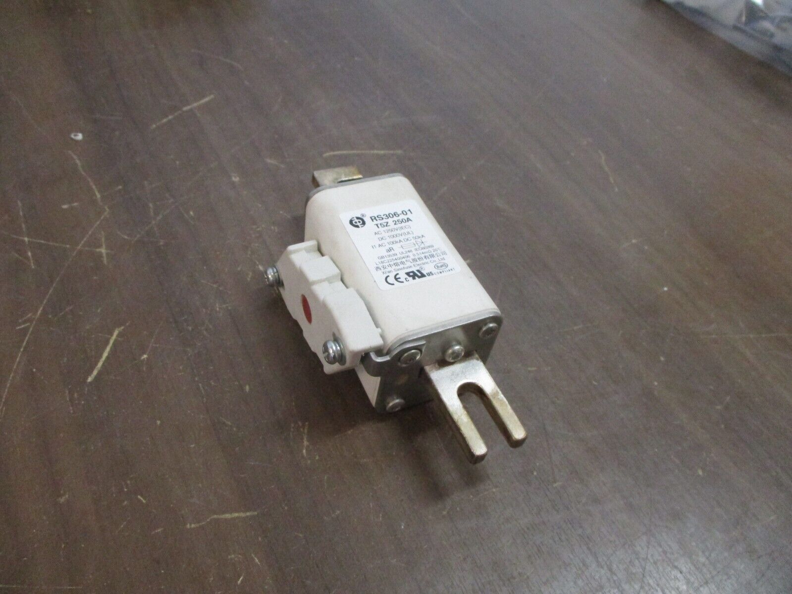 Xi'an Sinofuse Fuse RS306-01 250A 1250VAC 1000VDC Used