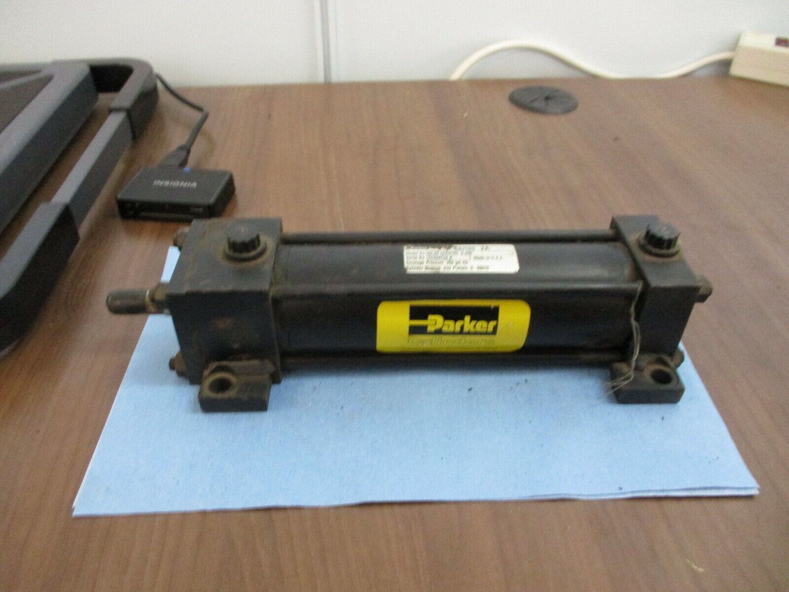Parker Series 2A Air Cylinder 02.00 C2AU14A 6.000 250 PSI Used