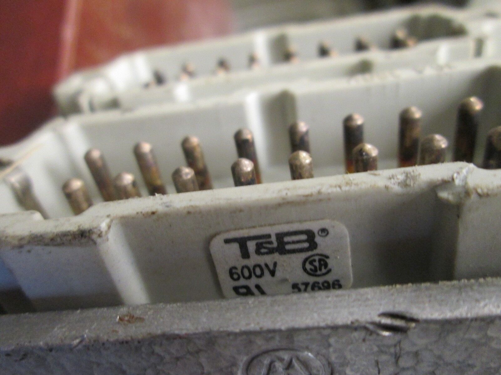 T & B Plug 57696 32 Pin 600V Used