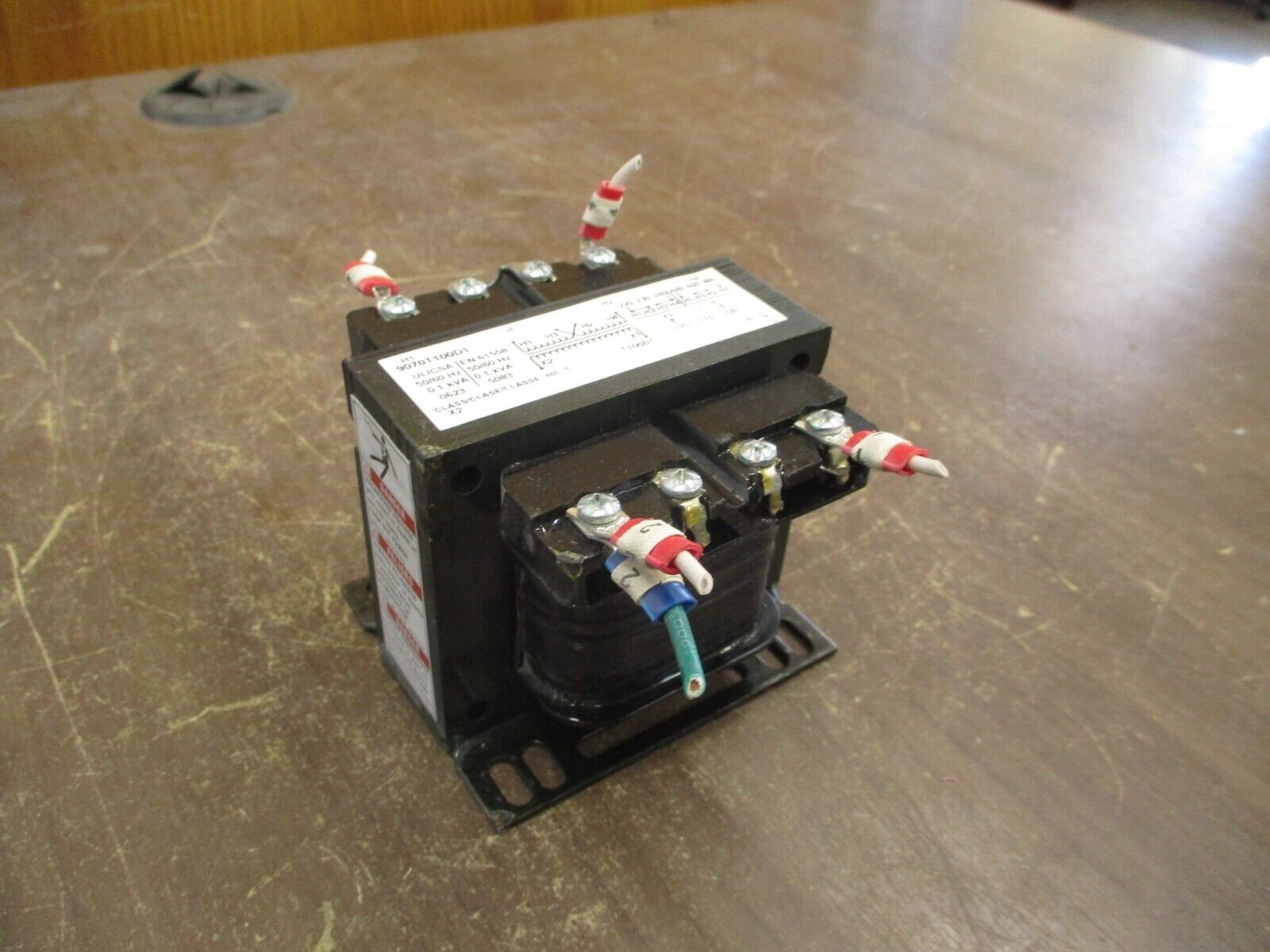Square D Transformer 9070T100D1 100VA Pri: 240/480V Sec: 120V 50/60Hz Used