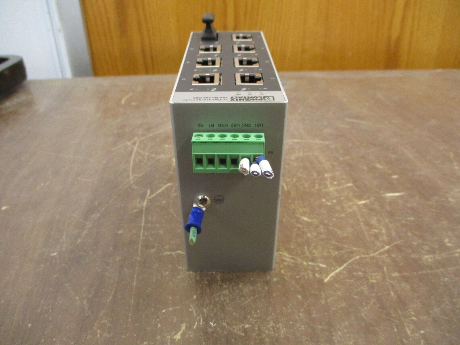 Phoenix Contact Industrial Ethernet Switch 2891006 HW: 14 SFNT 7TX/FX Used