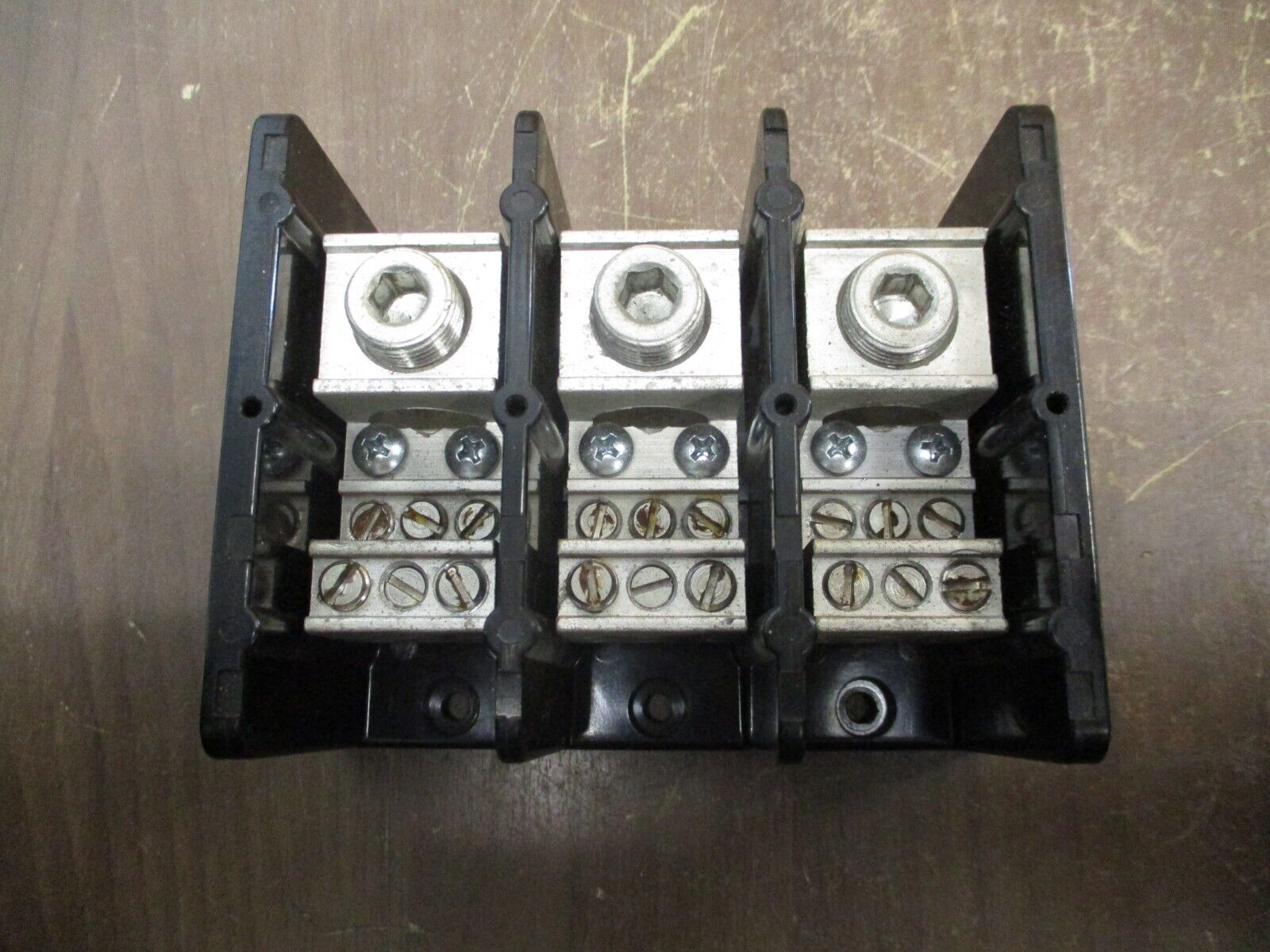 Marathon Power Distribution Block 1433553 18 335A 600V 3P Line: 400MCM-6 Used