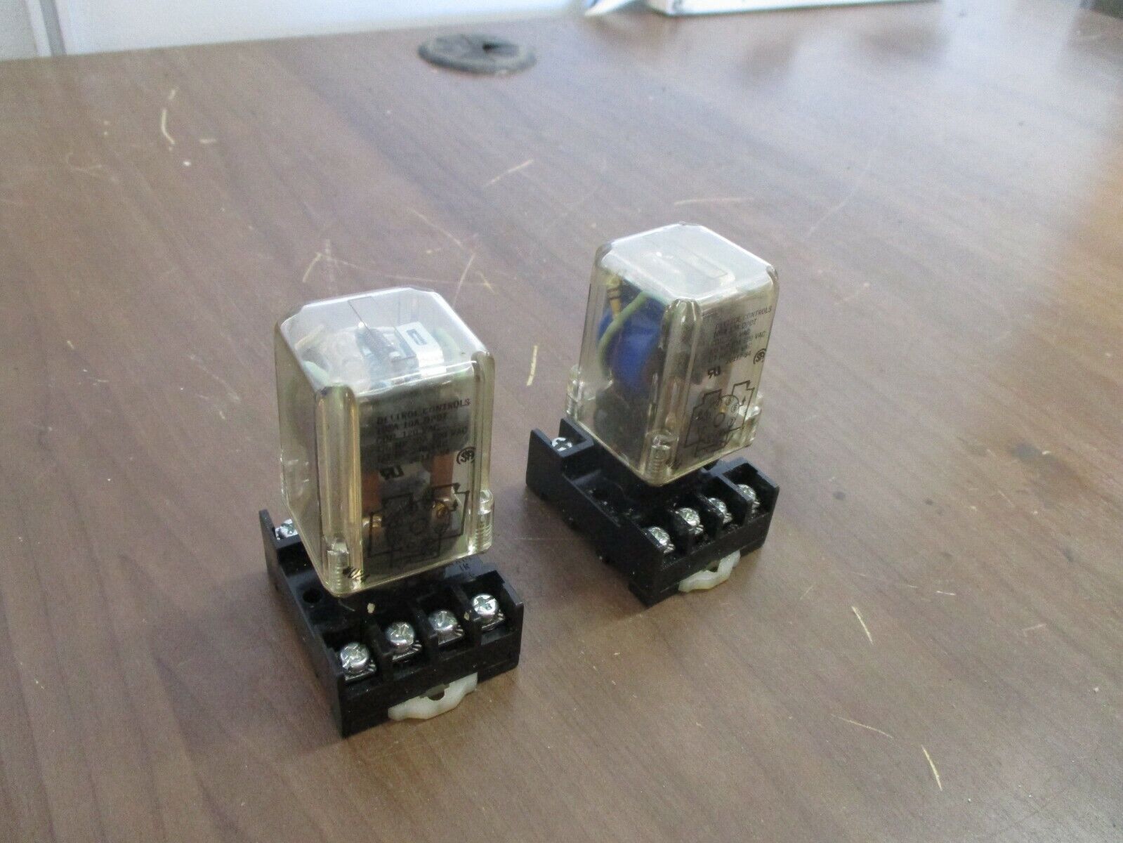 Deltrol Controls Relay 105A 10A DPDT 120V Coil w/ Base *Lot of 2* Used