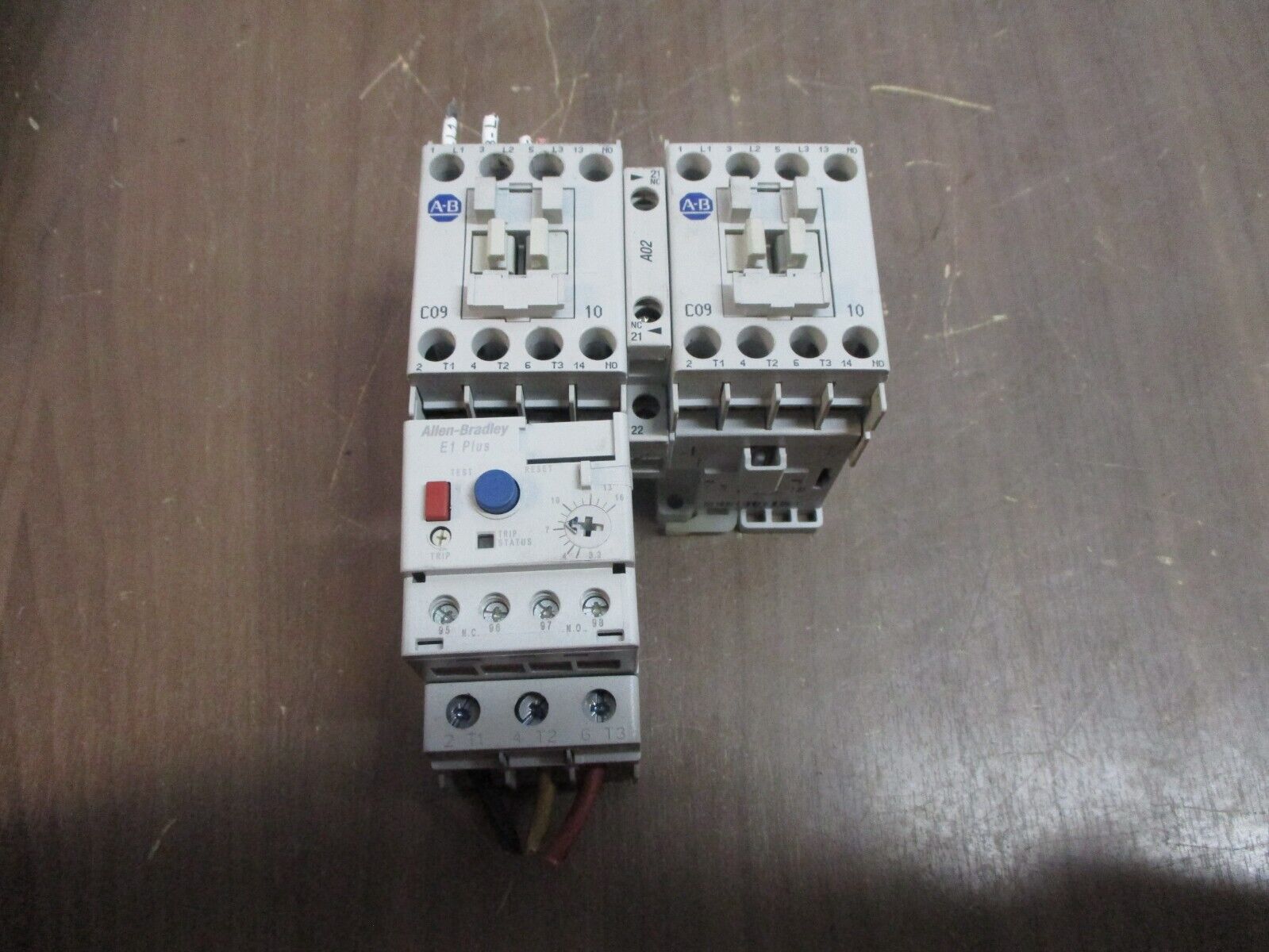 Allen-Bradley Reversing Contactor 104-C09D22 Ser. B 120V Coil Trip: 3.2-16A 600V