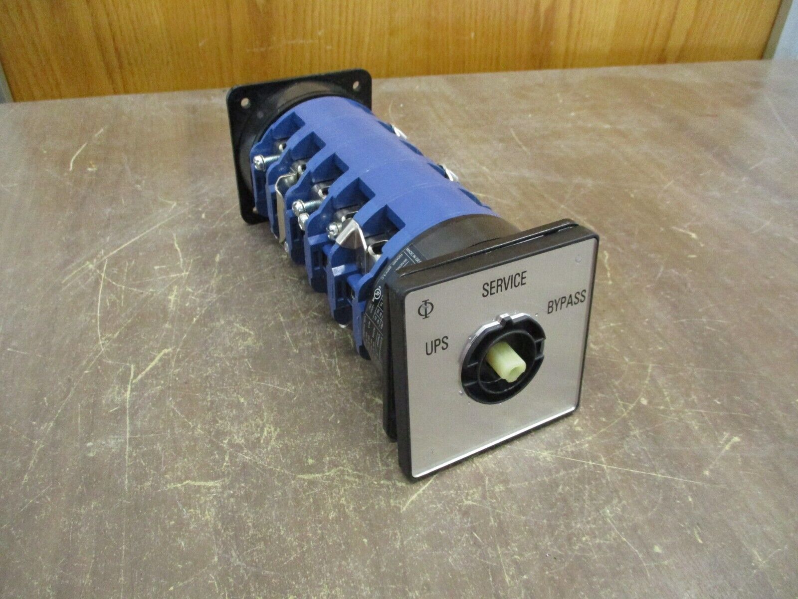 Kraus & Naimer C80 UPS Service Bypass Rotary Switch USM663 100A 600V *No Handle*