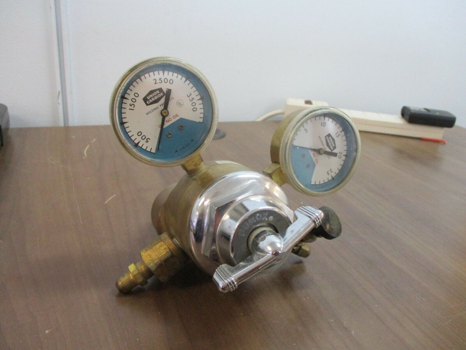 Union Carbide Type R-2051 Purox Regulator CGA-350 Used