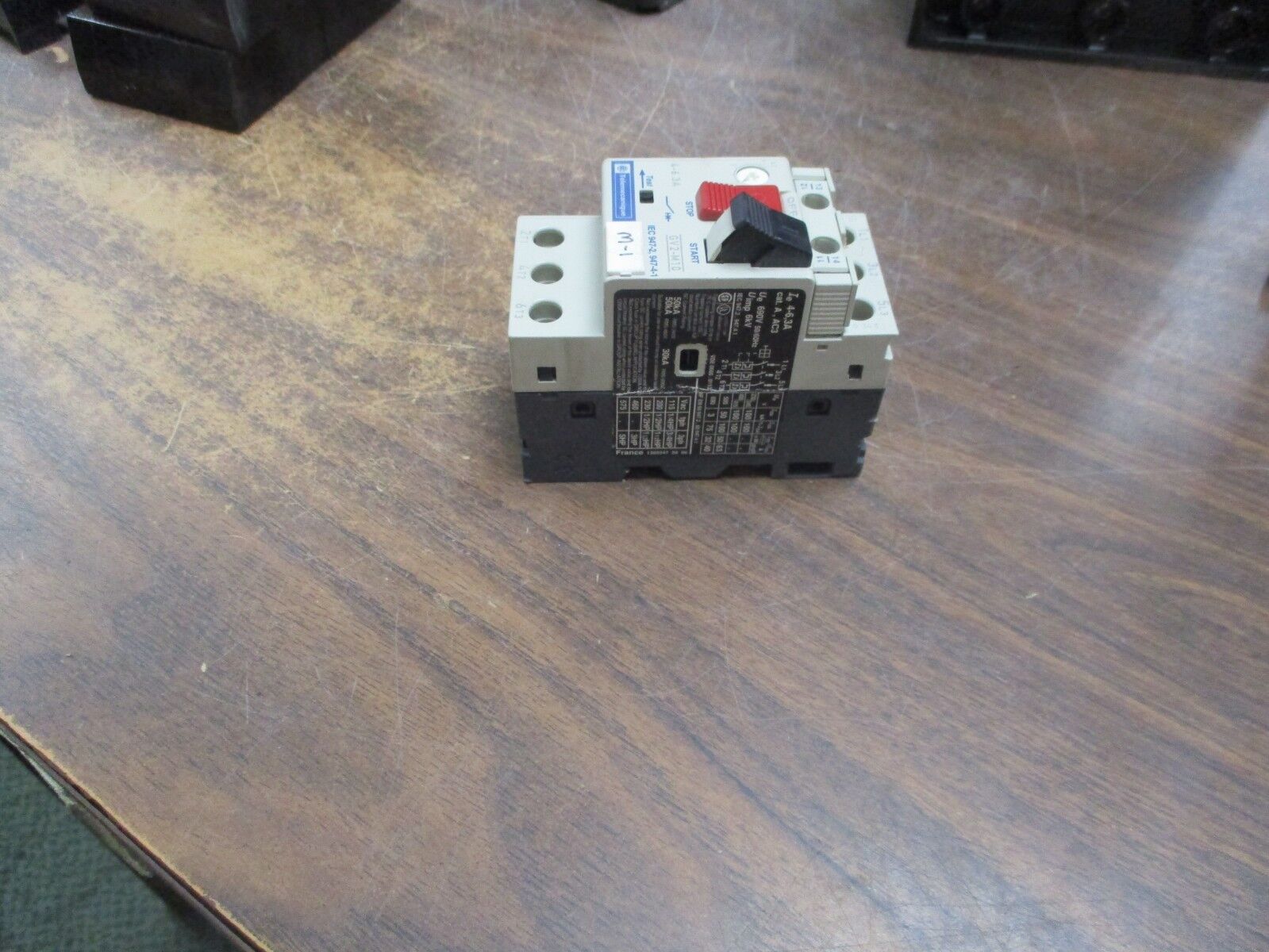 Telemecanique Manual Starter GV2-M10 Trip: 4-6.3A Used