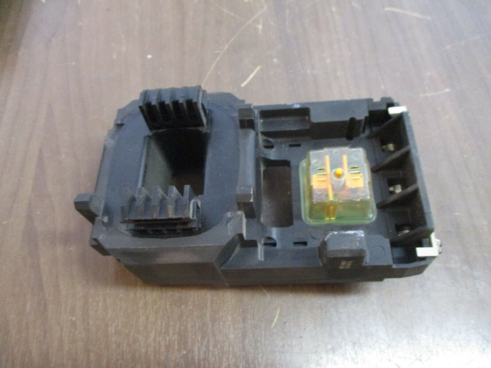 Telemecanique Magnetic Coil LX1 FJ 415 415/480V 50/60Hz *Broken Corner* Used