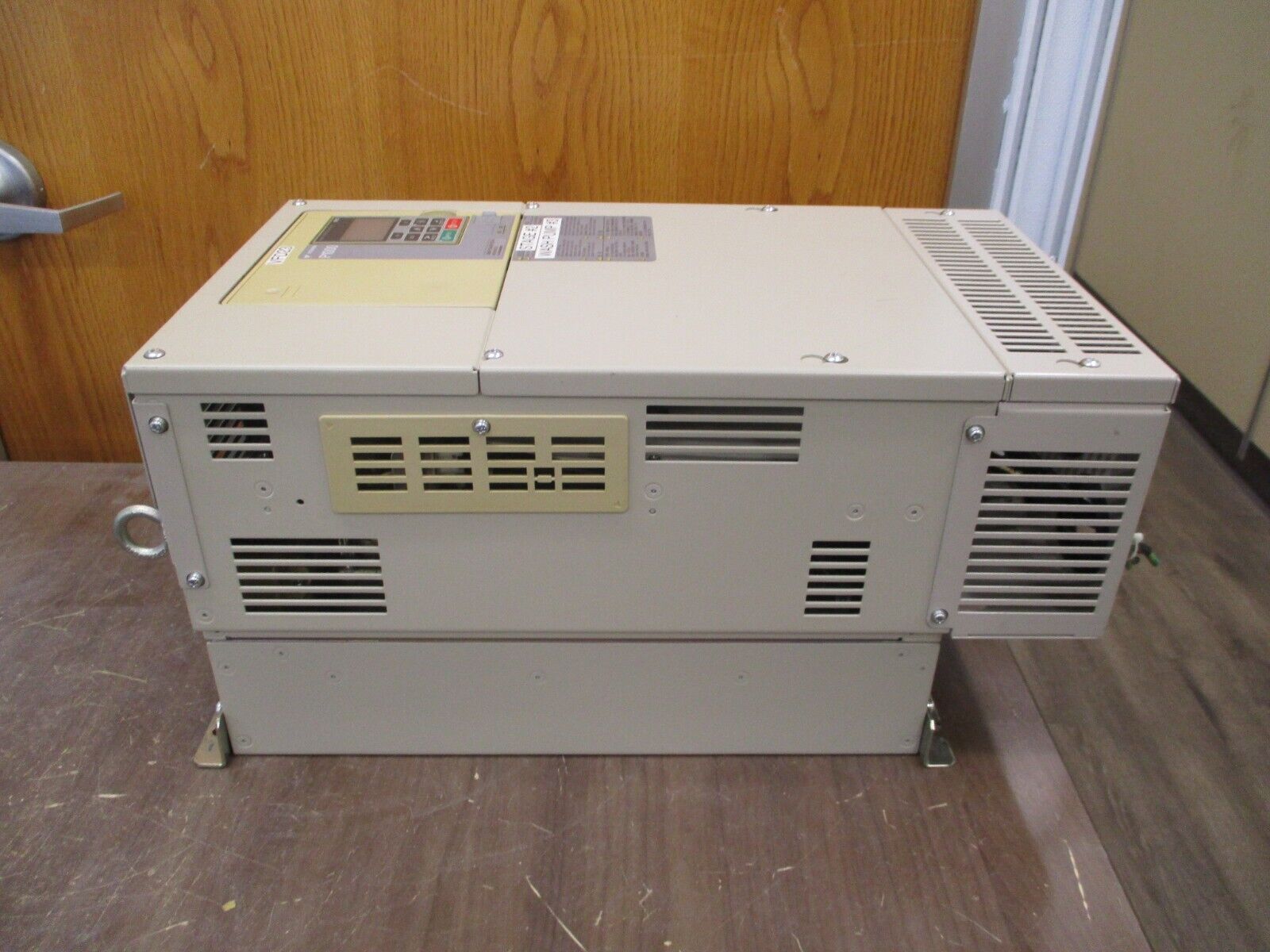 Yaskawa P1000 AC Drive CIMR-PU4A0072FAA Rev. A 50HP 3Ph w/ Keypad Used