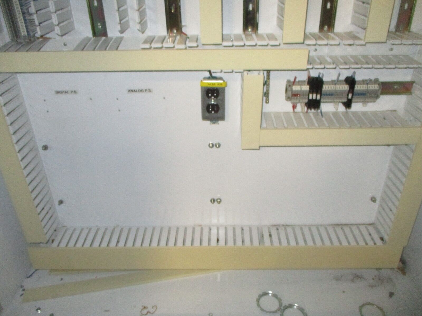 Hoffman Type 12 Enclosure A-604808LP Size: 60" x 48" x 8" *Broken Handle* Used