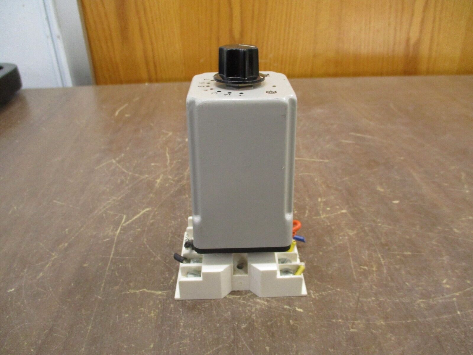 Time Mark Signaline Release Delay Relay 331-120V-180S w/ Base Used