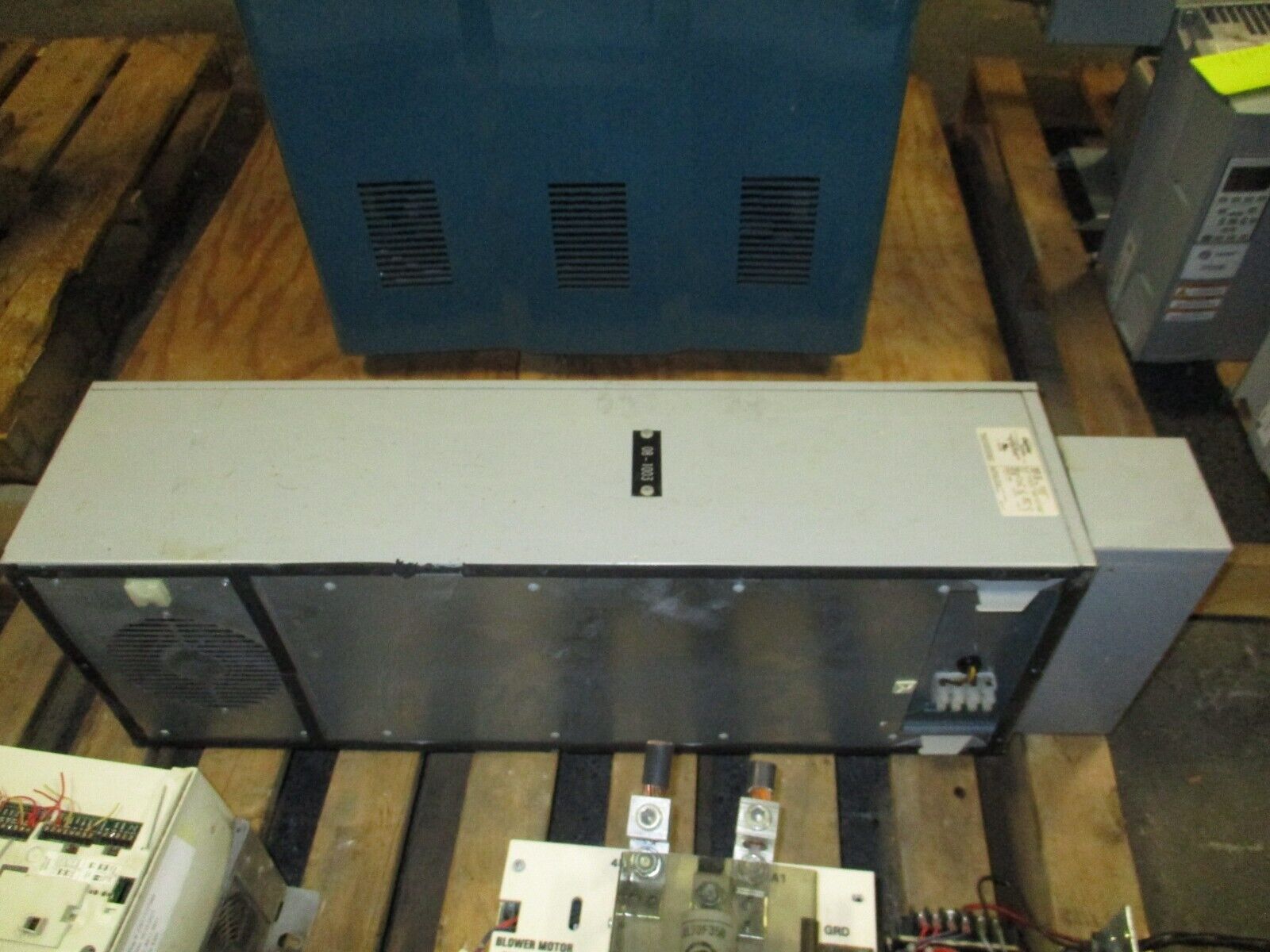 APW Mclean Air Conditioner M33-0326-G014 230/460/575V 1Ph 50-60Hz 50-125°F Used